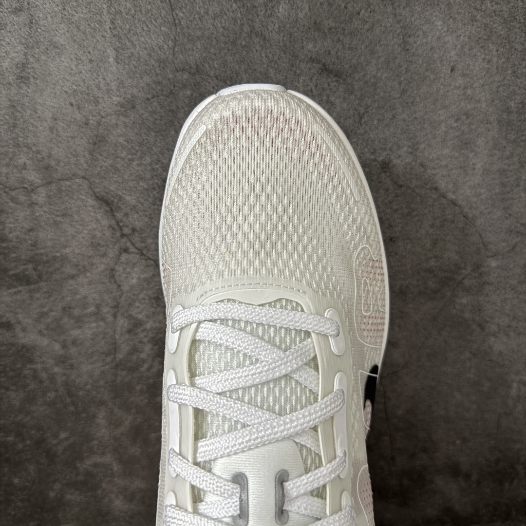图片[5]-【XE纯原】NIKE VOMERO PREMIUM 全掌气垫缓震网面运动跑鞋 市场最强 没有之一 纯原生产线出品 原版开发 全部原材料 细节一比一打造 完美还原zp脚感 正确前后分离式两片纤维柱气垫 上下包裹超软弹泡棉 正确组合大底 区别市场通货 版型完美 鞋面材料同步原版1：1 全部原版开发校对 欢迎对比💪🏻 Nike 运用 Air技术专利，推出 Nike Pegasus Premium，沿用经典 Pegasus 系列产品深受跑者喜爱的缓震功能，并配置 Nike 首款可见式塑形 Air Zoom 气垫。 全掌可见的AirZoom首次在Pegasus系列中出现，模仿了Vaporfly的碳板曲线，增强了跑步时的流畅过渡。 货号：HQ2050-103 尺码：39-46（半）-选品中心