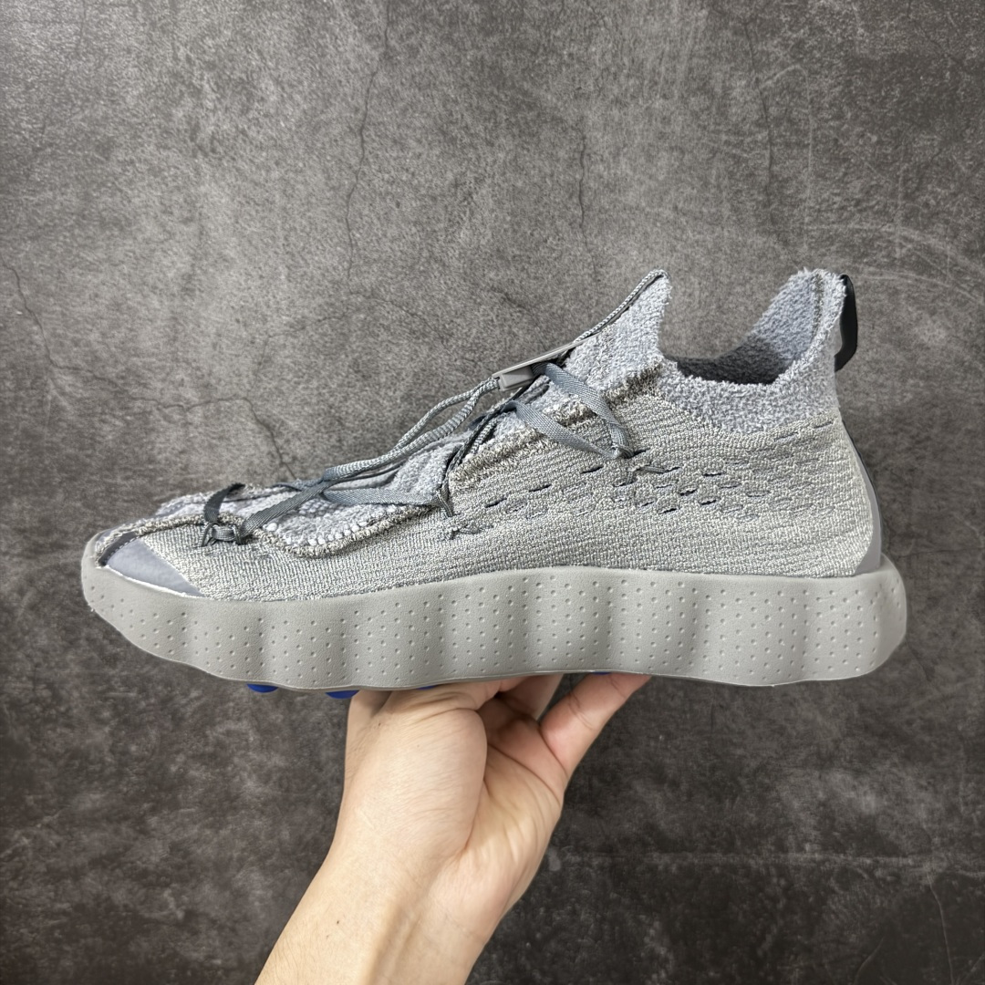 图片[2]-【渠道版】Fragment Design x NK Mind 002 藤原浩联名 足底按摩舒适运动休闲训练鞋 黑蓝 IQ8504-001 全套原厂楦头原纸板数据档案 历时四个月倾力打造 原厂0937机台Flyknit飞织工艺 鞋面针织密度弹性完美同步原鞋 工艺同步公司 原厂压底模 加固按摩单元 防止颗粒松动 原装TUP鞋扣 亮黑后跟条 白色字体采用工业级丝网印刷（丝印）工艺 字体边缘锐利清晰 笔画粗细均匀 没有毛边或晕染 依旧延续Mind系列的标志性外观 采用黑色Flyknit鞋面 并用到拼接结构和外露缝线强调设计感 鞋底依旧配备22个皇家蓝独立泡棉按摩球 鞋底的FRAGMENT经典标语也同样保留其中 还在鞋舌加入了一块印有闪电章的特殊提环 来进一步表明联名身份 正常尺码 尺码：36 36.5 37.5 38 38.5 39 40 40.5 41 42 42.5 43 44 44.5 45 46.5 47.5-选品中心