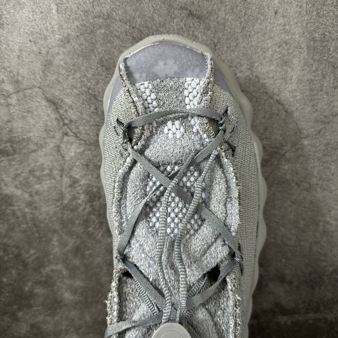 图片[5]-【渠道版】Fragment Design x NK Mind 002 藤原浩联名 足底按摩舒适运动休闲训练鞋 黑蓝 IQ8504-001 全套原厂楦头原纸板数据档案 历时四个月倾力打造 原厂0937机台Flyknit飞织工艺 鞋面针织密度弹性完美同步原鞋 工艺同步公司 原厂压底模 加固按摩单元 防止颗粒松动 原装TUP鞋扣 亮黑后跟条 白色字体采用工业级丝网印刷（丝印）工艺 字体边缘锐利清晰 笔画粗细均匀 没有毛边或晕染 依旧延续Mind系列的标志性外观 采用黑色Flyknit鞋面 并用到拼接结构和外露缝线强调设计感 鞋底依旧配备22个皇家蓝独立泡棉按摩球 鞋底的FRAGMENT经典标语也同样保留其中 还在鞋舌加入了一块印有闪电章的特殊提环 来进一步表明联名身份 正常尺码 尺码：36 36.5 37.5 38 38.5 39 40 40.5 41 42 42.5 43 44 44.5 45 46.5 47.5-选品中心