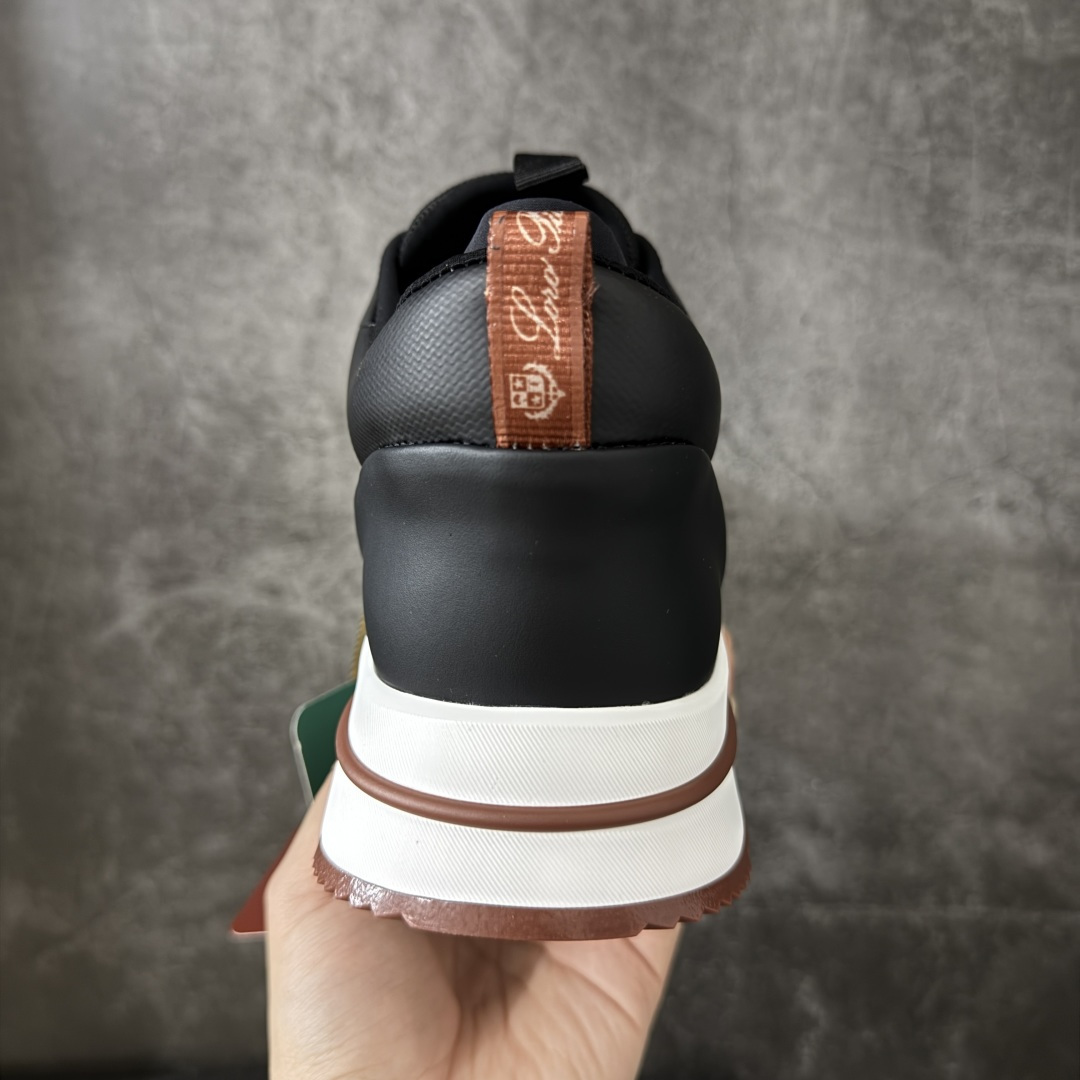图片[4]-【New Star礼盒版本】私人订单 Loro Piana Week-End Walk老钱风 休闲系列 全网独家出货购入原版开发，皮料、辅料按原鞋标准定制，独立磨具.区别市面流通版本，佛山大厂出品.出厂经过QC质检，细节、品控到位。完全遵循原版工艺打造。 火爆小红书 FB各大社媒！ Loro Piana 顶级皮革以自然纹理诠释质感，柔软耐磨，随穿着时间愈发温润。 经典设计，细节见匠心，圆头系带厚底复古与现代交融，舒适支撑，拉长腿部线条。 轻松搭配西装、休闲裤，无缝切换商务与生活场景。 **缓震厚底设计**，减轻足部压力；内衬透气材质，全天候保持干爽。 **黑色经典，永恒格调** 深邃黑色适配一切场合，从日常通勤到周末漫游，低调中彰显全套包装 带有原版原珠（可补充品牌标志性工艺或环保理念，如“采用Loro Piana专利鞣制技术，环保无铬鞣革”） 尺码：39/45-选品中心