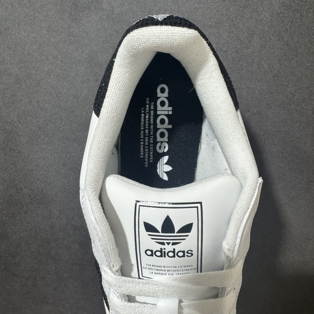 图片[6]-【H11顶级头层版】adidas originals Superstar 2 贝壳头 简约经典 舒适时尚 复古板鞋 男女同款 黑白 货号：HQ2285 全新升级版 皮料改进至头层原厂皮 原盒 原底原料 开模打造 原厂织唛鞋标 高精密准度 原楦原纸板开发 匹配原版98%以上 后跟垫棉独家呈现 反口里弧度正确 原厂鞋垫 背胶 后跟电绣针数 与正品一致 原厂皮料 原厂车缝线 质感无敌 皮料切割干净 无任何毛边 清洁度细节完美 进口港宝加持 后跟自然饱满 还原公司包裹性 鞋面采用原装数据贴合技术 全方位贴合包裹脚型 鞋跟部鞋底牵引设计 提供强大的抓地性能 更适应不同实战场地路面 尺码：35.5 36 36.5 37.5 38 38.5 39 40 40.5 41 42 42.5 43 44 45-选品中心