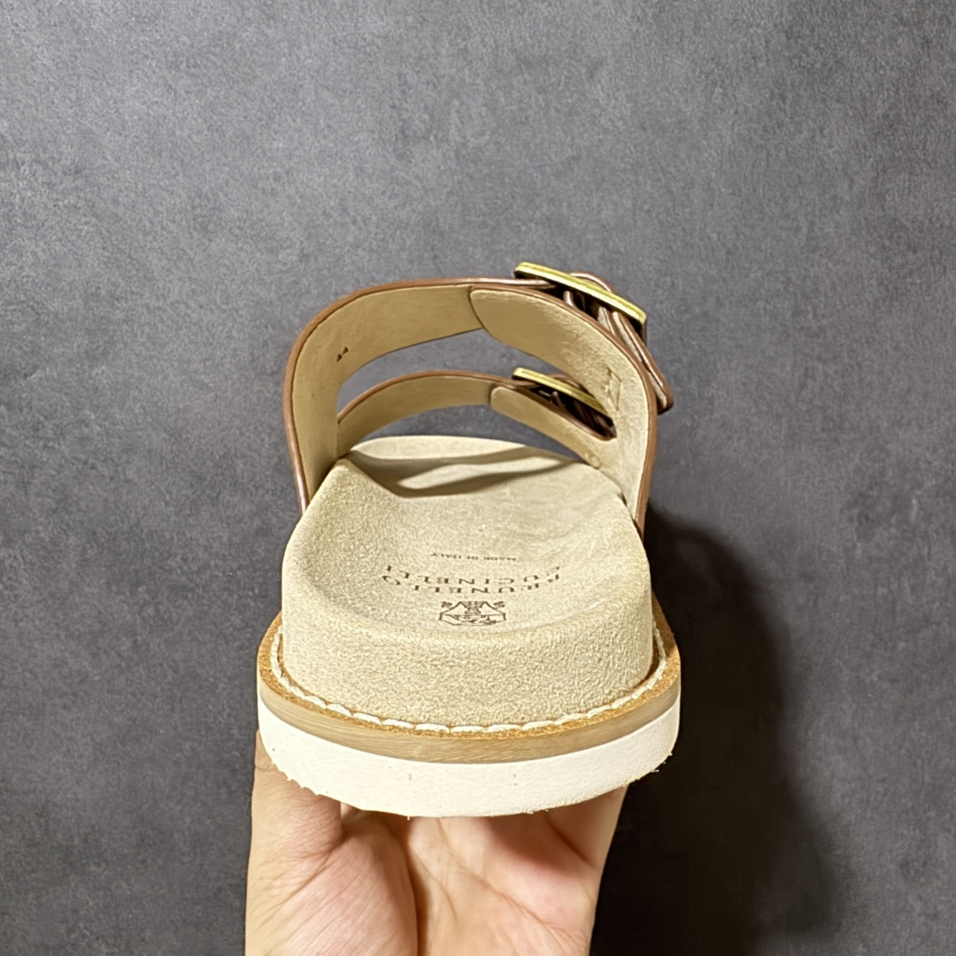图片[4]-【公司级】顶奢老钱品牌 Brunello Cucinelli 布鲁内洛.库奇内利 BC 绒面革 拖鞋 全新版本出货 鞋面甄选进口牛反绒皮打造，深棕色绒面自带细腻哑光肌理，鞋底分层式意式工艺打造，中底为米白色轻质发泡材质，轻盈无负担，外底为防滑橡胶，搭配边缘明线锁边工艺，走线工整流畅，整体效果极具质感 尺码：40 41 42 43 44 45 46-选品中心