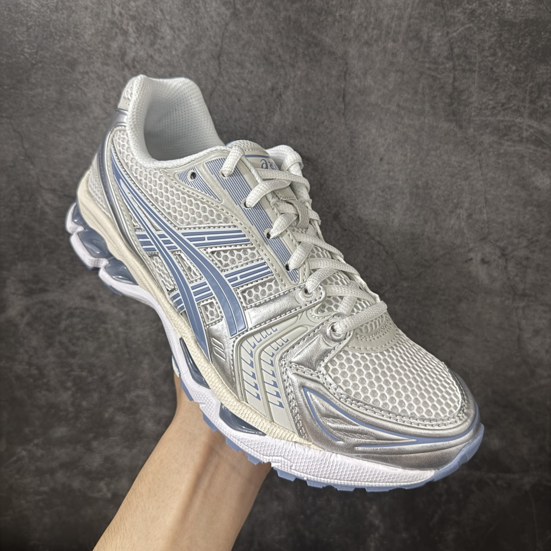 图片[3]-【总裁版】 ASICS GEL-KAYANO 14 亚瑟士系列轻量缓震休闲运动跑步鞋 市场天花板品质 鞋型细节秒杀市场流通版本 知名大厂出品 原版开发 细节完美把控 独家私模五层组合大底 原厂定制缓震硅胶加持 原盒原配 官方四联吊牌 一比一同步原鞋工艺和用料 后跟一样采用了GEL缓震胶 整体系列设计非常的科技感！ 锻炼跑步的同时让你一样时尚百搭！ 设计师 Hidenori Yamashita 以「Flash」一词为灵感，创造出未来感金属色鞋面，改造升级内在性能，由内而外全面革新，为 GEL-KAYANO 家族传承及经典跑鞋文化的延续，创下里程碑式作品。ASICS GEL – KAYANO 14 跑鞋重新诠释了复古的跑步形状，并以其 2000 年代后期的美学理念重新铺装，银色与蓝色的鞋面极为高档.网面铺陈与鞋面、鞋头多处细节位增添了透气性。ASICS GEL – KAYANO 14的鞋后跟部中底上以及多密度耐磨鞋底增加了 GEL 缓震胶，提供高抗冲击性、缓冲性、可保护脚部免受地面冲击的影响，穿着舒适性十足「入手同款」 尺码：36 37 37.5 38 39 39.5 40.5 41.5 42 42.5 43.5 44 45 46-选品中心