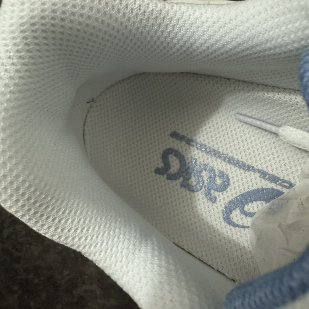 图片[8]-【总裁版】 ASICS GEL-KAYANO 14 亚瑟士系列轻量缓震休闲运动跑步鞋 市场天花板品质 鞋型细节秒杀市场流通版本 知名大厂出品 原版开发 细节完美把控 独家私模五层组合大底 原厂定制缓震硅胶加持 原盒原配 官方四联吊牌 一比一同步原鞋工艺和用料 后跟一样采用了GEL缓震胶 整体系列设计非常的科技感！ 锻炼跑步的同时让你一样时尚百搭！ 设计师 Hidenori Yamashita 以「Flash」一词为灵感，创造出未来感金属色鞋面，改造升级内在性能，由内而外全面革新，为 GEL-KAYANO 家族传承及经典跑鞋文化的延续，创下里程碑式作品。ASICS GEL – KAYANO 14 跑鞋重新诠释了复古的跑步形状，并以其 2000 年代后期的美学理念重新铺装，银色与蓝色的鞋面极为高档.网面铺陈与鞋面、鞋头多处细节位增添了透气性。ASICS GEL – KAYANO 14的鞋后跟部中底上以及多密度耐磨鞋底增加了 GEL 缓震胶，提供高抗冲击性、缓冲性、可保护脚部免受地面冲击的影响，穿着舒适性十足「入手同款」 尺码：36 37 37.5 38 39 39.5 40.5 41.5 42 42.5 43.5 44 45 46-选品中心
