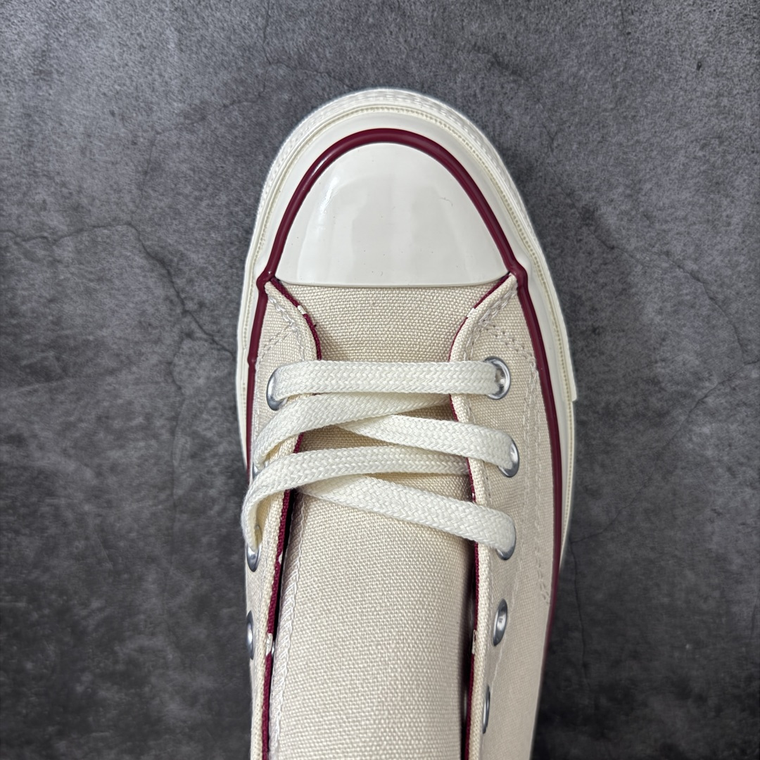 图片[5]-【公司级】Converse x Hello Kitty And Friends × Swarovski 匡威/凯蒂猫/施华洛世奇 三方联名 以璀璨水晶质感 演绎经典匡威标识与Hello Kitty图案 皮革Chuck鞋标高级感满满 定制水晶质感吊饰灵动摇曳 可爱与精致兼具 完全命中少女心 经典Chuck 70版型 好穿不挑脚 颜值与舒适度都在线 货号：A17695C 尺码：35 36 36.5 37 37.5 38 39 39.5 40 41 41.5 42 42.5 43 44 编码：LDSB250260-选品中心