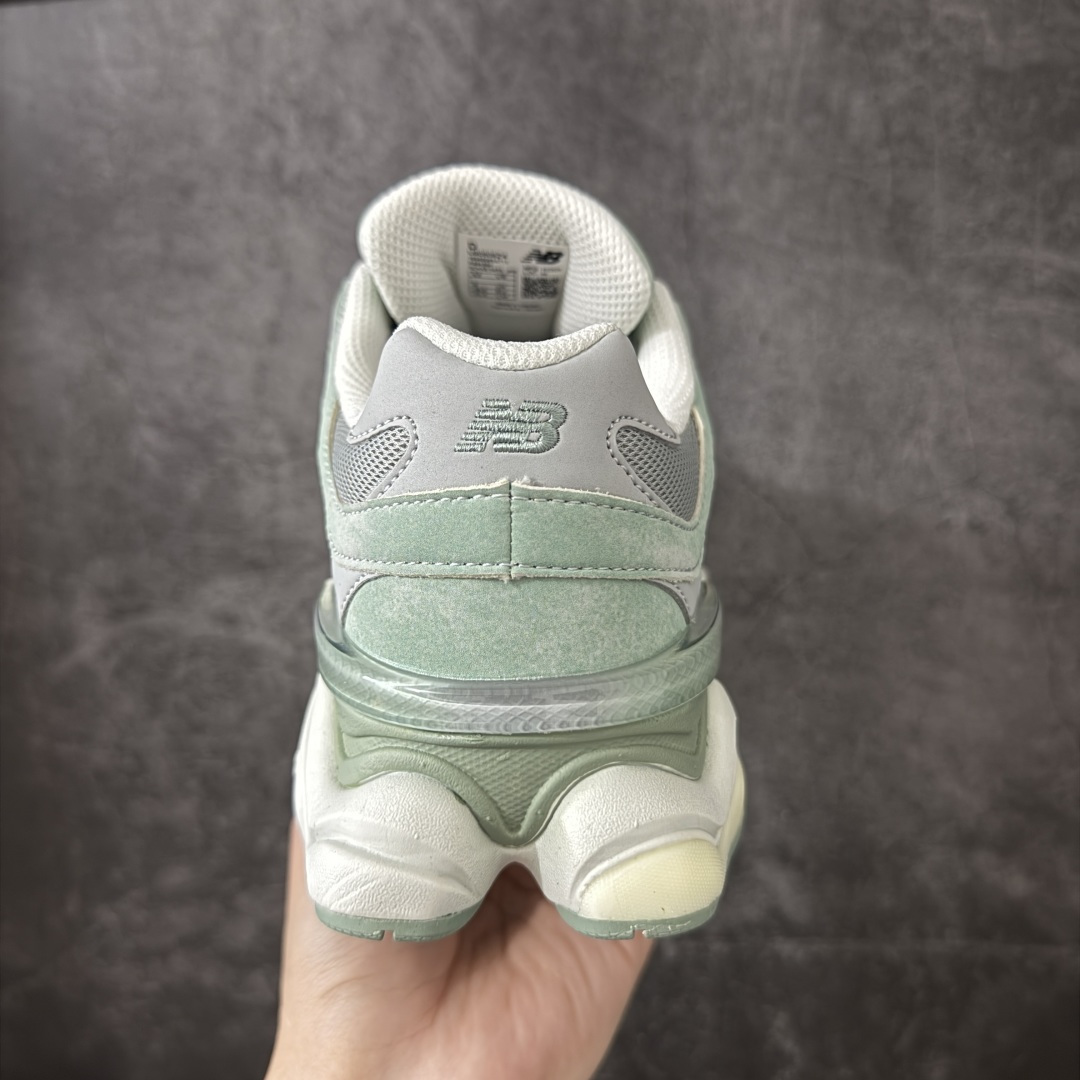 图片[4]-【纯原版】 New Balance NB9060 联名款 复古休闲运动慢跑鞋 U90608Z4 全套原楦原纸板原厂数据开发 进口三明治网面 原装进口翻毛皮料正确绒感卡色 正确中底拉帮中底网布细节 原厂标裁 带紫光防伪 定制后跟透明水晶模块 冲裁组合 大底贴合程度胶水上色把控完美 整洁度挑战全网艺术家 多道序QC把关品质完善 匠心打造 耗时两个月开发完成 工艺极其复杂难度可想而知 新开独立私模大底 全网唯一正确六层组合大底 高端零售专供产物 尺码：36 37 37.5 38 38.5 39 40 40.5 41 42 42.5 43 44 45 46.5-选品中心