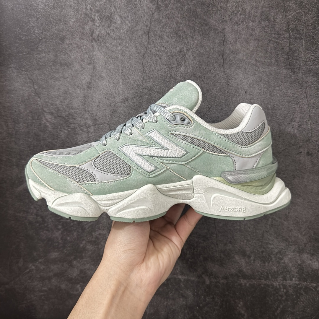 图片[2]-【纯原版】 New Balance NB9060 联名款 复古休闲运动慢跑鞋 U90608Z4 全套原楦原纸板原厂数据开发 进口三明治网面 原装进口翻毛皮料正确绒感卡色 正确中底拉帮中底网布细节 原厂标裁 带紫光防伪 定制后跟透明水晶模块 冲裁组合 大底贴合程度胶水上色把控完美 整洁度挑战全网艺术家 多道序QC把关品质完善 匠心打造 耗时两个月开发完成 工艺极其复杂难度可想而知 新开独立私模大底 全网唯一正确六层组合大底 高端零售专供产物 尺码：36 37 37.5 38 38.5 39 40 40.5 41 42 42.5 43 44 45 46.5-选品中心