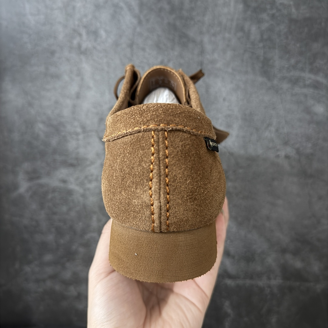 其乐Clarks Wallebee 乐福风格袋鼠鞋注意户外防水面料Gore-Tex的面料 结合工装优雅的
