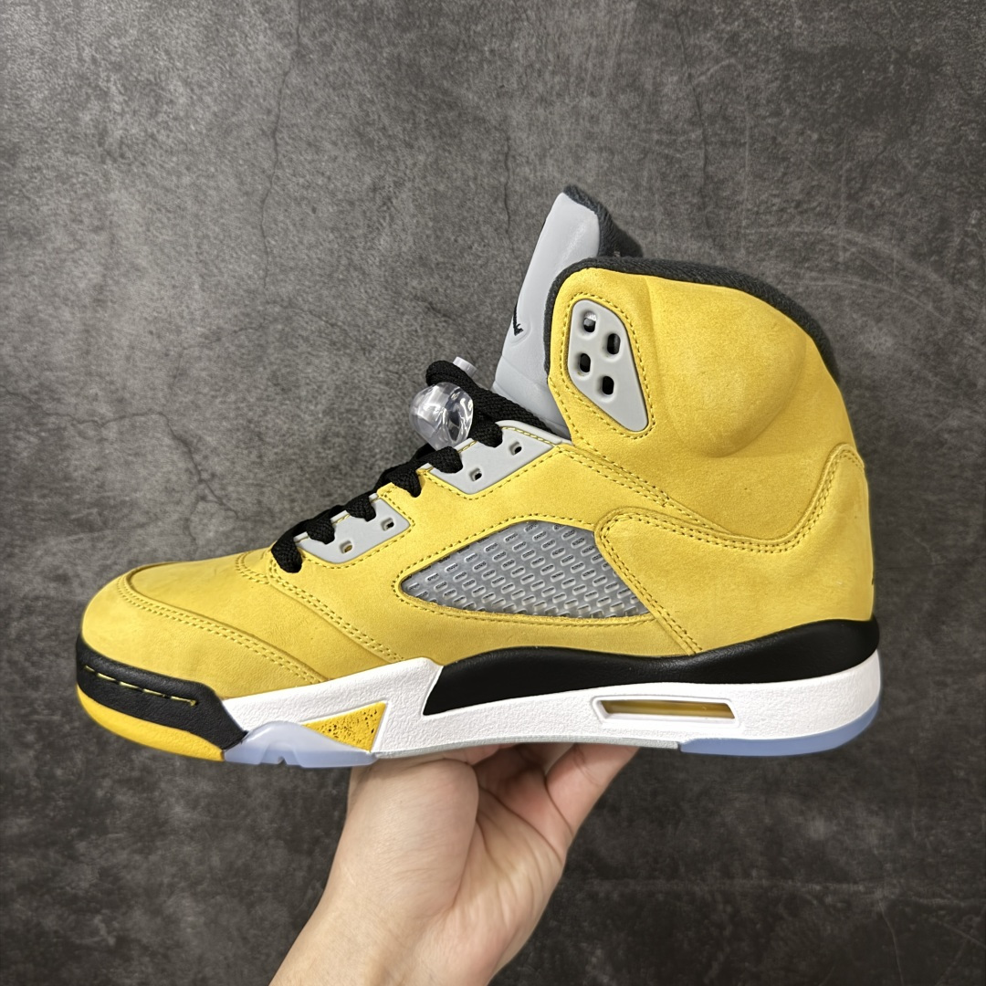 图片[2]-【KZ纯原】Jordan Air Jordan 5 Retro“Tokyo”东京限定2025黄色 货号：IO3372-700 国内一线大厂出品 匠心打造 头层皮料原厂数据 全新纸板 模具打造 外贸 平台高端零售专供品质 品质毋庸置疑 一眼正品既视感 细节均已解码 货号：IQ3372-700 尺码：36 36.5 37.5 38 38.5 39 40 40.5 41 42 42.5 43 44 44.5 45 46 47.5-选品中心