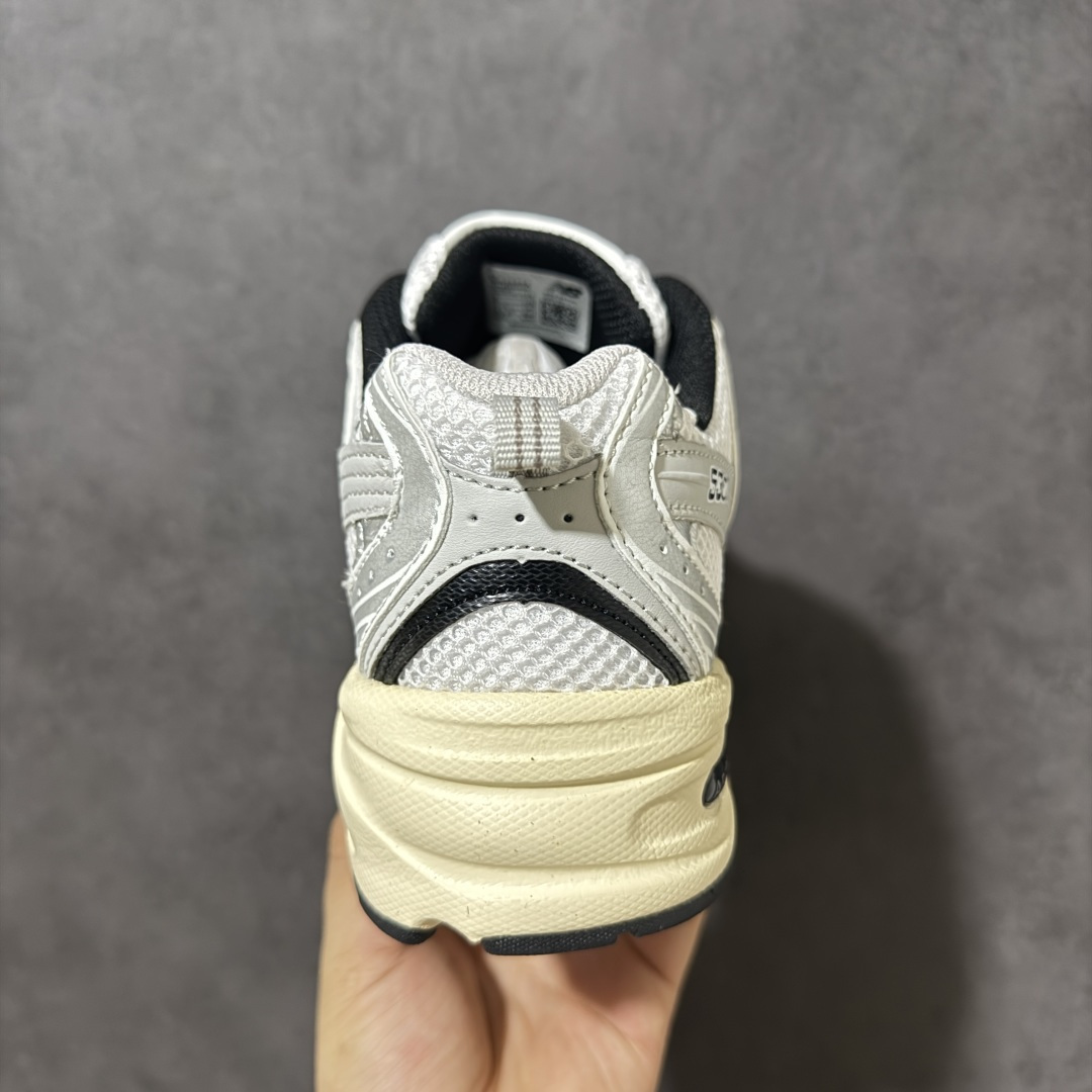 图片[4]-【公司级】New Balance NB530 新百伦复古透气跑步鞋 以皮革为主的人气轮廓 以极具复古风范的跑鞋外观呈现 设计上全鞋以简约清爽的纯白色作基底 鞋身覆盖大面积织物网眼材质 并于鞋头、鞋带孔眼片等细节处点缀对比鲜明的反光银镀层凸显 鞋舌、侧身等位置则辅以一贯的「N」字标志和品牌徽标彰显身份 最后通过搭载的 ABZORB 缓震中底完善整体造型 货号：MR530TA 尺码：36-45-选品中心