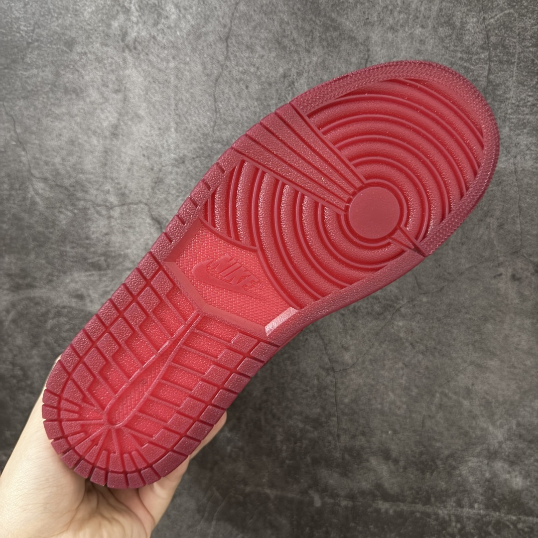图片[9]-【DT纯原】Air Jordan Low AJ1 乔1酒红色 低帮文化休闲运动板鞋 IB7012-600  市面中低帮最具代表性版本没有之一 口碑大厂出品 品控大底版型不断改良更新 全套原纸板楦头开发 确保原汁原味 完美呈现版型 完美零毛边处理 原厂内置全掌气垫 价格定位良心 平台专用代工流水线出品 一眼公司既视感 拿到手的一瞬间就与众不同 碾压市面所有版本 全部原鞋开发 每一个配色都会采购原鞋确认细节 打破市面看图做货无好货之说 尺码：35.5-46-选品中心