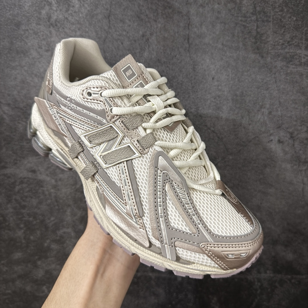 图片[3]-【纯原版】NB新百伦New Balance NB1906 U19063VV系列复古老爹风休闲运动慢跑鞋 采用轻质牛剖革拼接透气网眼衬垫织物鞋面材质#T-Beam大底提供足步弓支撑，保持步态稳定#后跟搭载外露缓震胶 鞋身整体以各种深浅不一的灰色覆盖，鞋头以淡蓝色调装饰，网眼衬垫通过不规律的色块实现做旧的美感，泛黄的鞋底更是进一步增添了复古气息。 尺码：36 37 37.5 38 38.5 39.5 40 40.5 41.5 42 42.5 43 44 45 46.5-选品中心