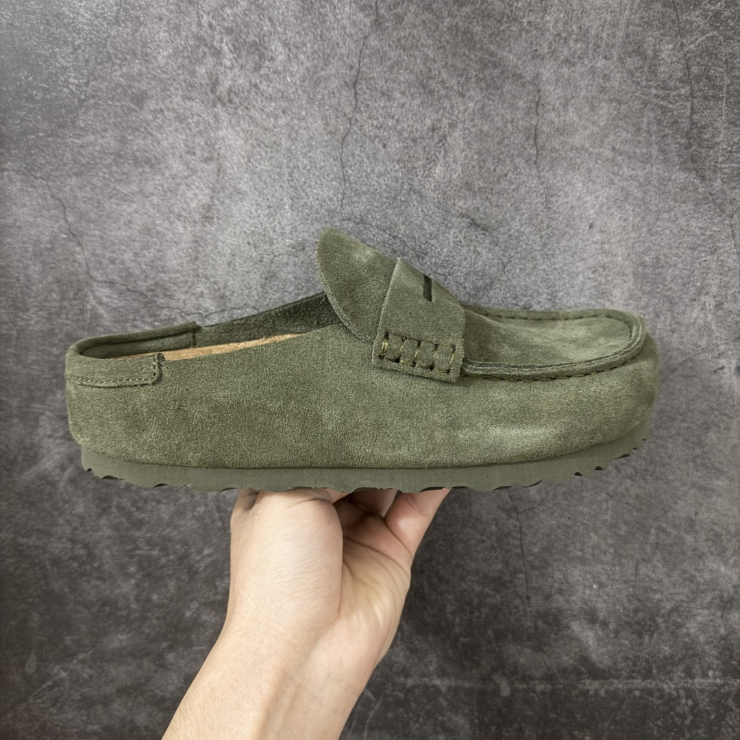 【纯原H版】乐福勃肯木底款 博肯Birkenstock Naples Wrapped穆勒系列包头乐福牛皮绒面革复古软木底休闲鞋 市场顶级版本 纯手工打造原汁原味博肯/勃肯! 时下大火的老钱风,乐福式设计鞋头增加了优雅的气质!可为各式休闲或优雅造型增添休闲风范。卡其色磨砂牛皮革 实用的马克线阵车在鞋头的手工质感! 尺码:35-45-选品中心
