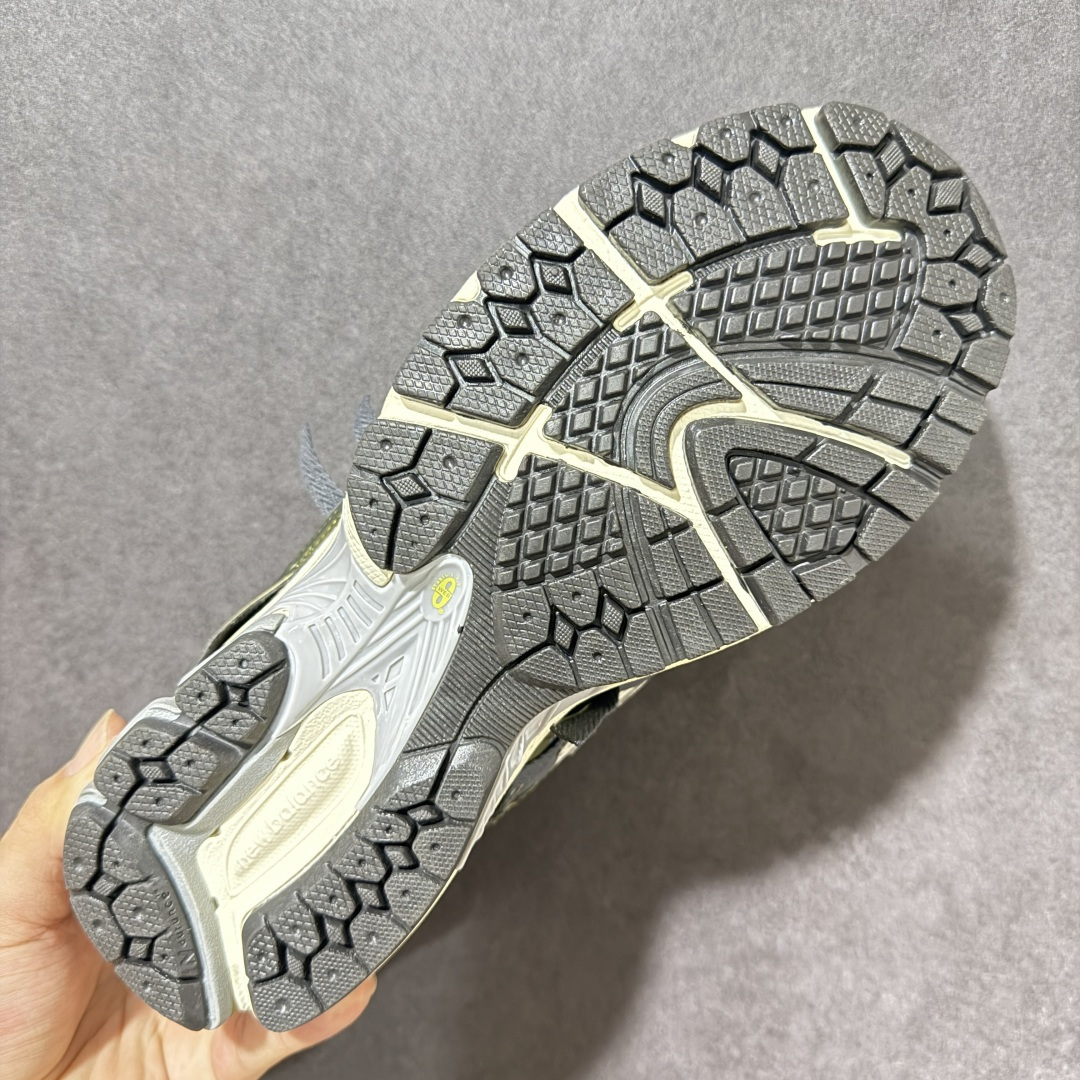 图片[9]-【公司级】New Balance 1906 复古单品 近两年来，要说人气最高的球鞋品牌相信 New Balance 一定是其中之一。无论是重磅联名，还是亮眼配色，都有着超高的人气，市价也一度居高不下。全新的 New Balance 1906R 实力上线。整体视觉效果饱含科技感。鞋身以大面积网眼材质包裹，搭配上皮革补强，既保证了透气性，又有着不错的质感。搭载这 N-ERGY 缓震科技和厚实的 Ortholite 鞋垫，保证了 New Balance 一如既往的舒适 货号：U1906ANC 尺码：36-45-莆田鞋