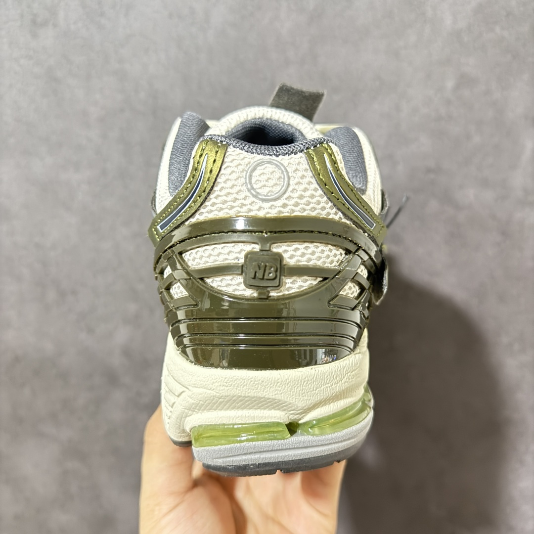 图片[4]-【公司级】New Balance 1906 复古单品 近两年来，要说人气最高的球鞋品牌相信 New Balance 一定是其中之一。无论是重磅联名，还是亮眼配色，都有着超高的人气，市价也一度居高不下。全新的 New Balance 1906R 实力上线。整体视觉效果饱含科技感。鞋身以大面积网眼材质包裹，搭配上皮革补强，既保证了透气性，又有着不错的质感。搭载这 N-ERGY 缓震科技和厚实的 Ortholite 鞋垫，保证了 New Balance 一如既往的舒适 货号：U1906ANC 尺码：36-45-莆田鞋