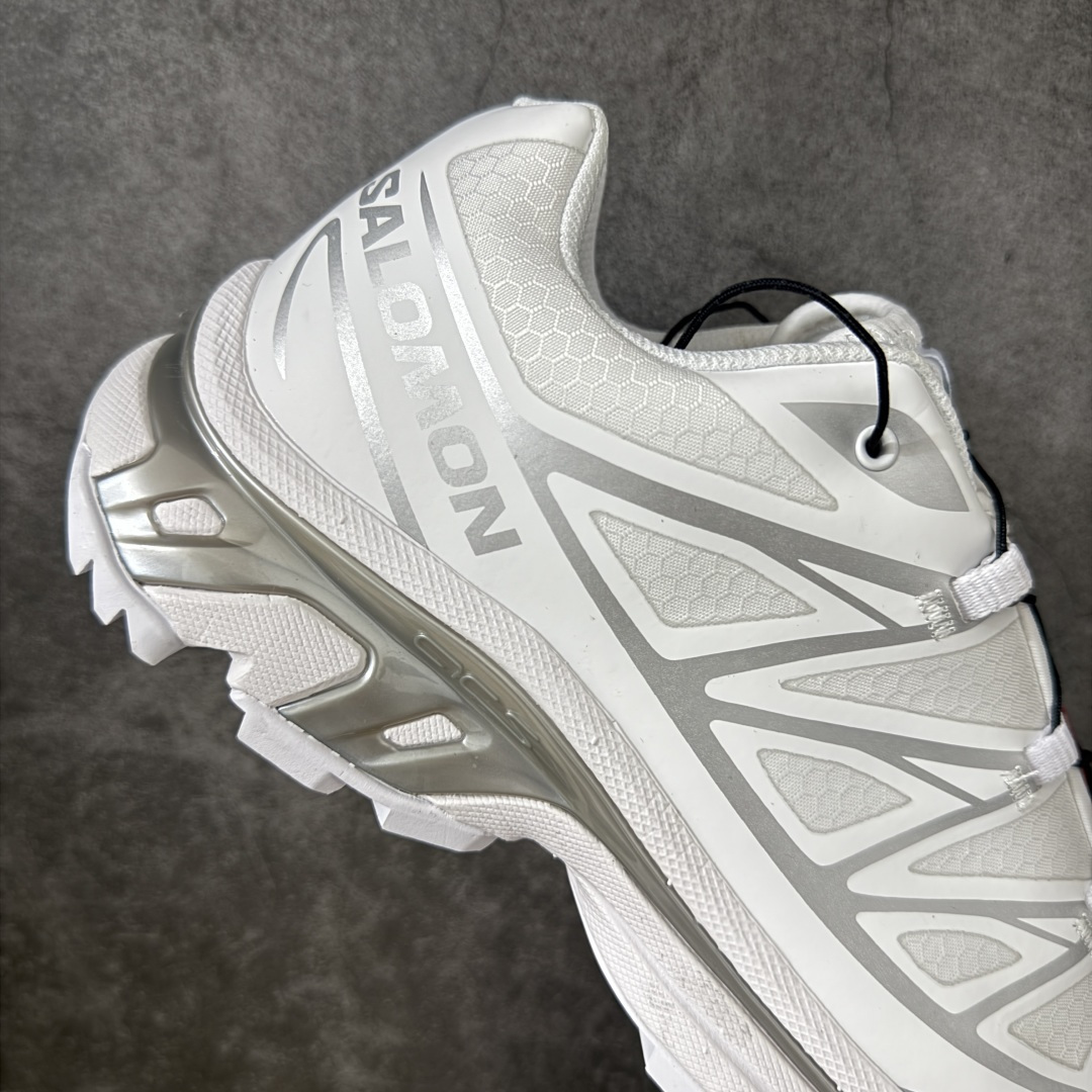 图片[7]-【PZ纯原】SALOMON XT-6 GTX 萨洛蒙潮流越野机能户外功能鞋 防水白银475811 真正防水鞋面 区别假防水 全新版本出货 好货不怕晚 品质 细节 材料都是肉眼可以见！ 售前售后也是其它工厂无法匹敌！ 纯原外贸平台特供订单 耗时半年巨作 全套原纸板楦头开发 原厂特供网布配套加持 确保原汁原味 完美呈现版型 原档数据独家私模五层组合大底 原装Ortholite轻量化鞋垫 中底布带钢印编号 原厂TPU锁扣 进口港宝加持 后跟自然饱满 还原公司包裹性 鞋面以“锯齿”状的包裹系统呈现 在基色底之下加入了各种色点缀 将公司的最新技术和时尚前卫的造型融入耐用的长跑款式中 鞋面由 TPU 薄膜制成 并焊接在高耐磨网眼上 使其既时尚又坚固 由 ACS底盘支撑 可增强稳定性和支撑力 以及由橡胶凸耳 Contragrip外底覆盖的 EVA 缓冲中底 旨在应对崎岖的地形 鞋舌上的彩色Salomon 标签、Quicklace 系统以及鞋头、鞋舌和鞋跟上的附加品牌使细节更加完美 让穿着者可以轻松驾驭户外与通勤下的任何运动生活场景 无缝鞋身户外随意纵横 颜值与脚感兼备 出街通勤 绝对非常吸睛 你值得拥有 尺码：36 36.5 37.5 38 38.5 39 40 40.5 41 42 42.5 43 44 44.5 45-莆田鞋