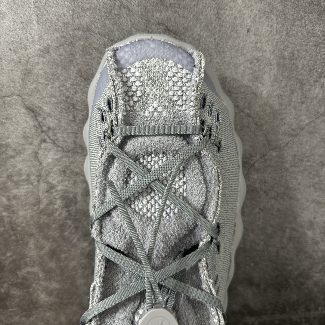 图片[5]-【纯原版】Fragment Design x NK Mind 002 藤原浩联名 足底按摩舒适运动休闲训练鞋 灰色 IQ8504-001 全套原厂楦头原纸板数据档案 历时四个月倾力打造 原厂0937机台Flyknit飞织工艺 鞋面针织密度弹性完美同步原鞋 工艺同步公司 原厂压底模 加固按摩单元 防止颗粒松动 原装TUP鞋扣 亮黑后跟条 白色字体采用工业级丝网印刷（丝印）工艺 字体边缘锐利清晰 笔画粗细均匀 没有毛边或晕染 依旧延续Mind系列的标志性外观 采用黑色Flyknit鞋面 并用到拼接结构和外露缝线强调设计感 鞋底依旧配备22个皇家蓝独立泡棉按摩球 鞋底的FRAGMENT经典标语也同样保留其中 还在鞋舌加入了一块印有闪电章的特殊提环 来进一步表明联名身份 正常尺码 尺码：36 36.5 37.5 38 38.5 39 40 40.5 41 42 42.5 43 44 44.5 45 46-莆田鞋