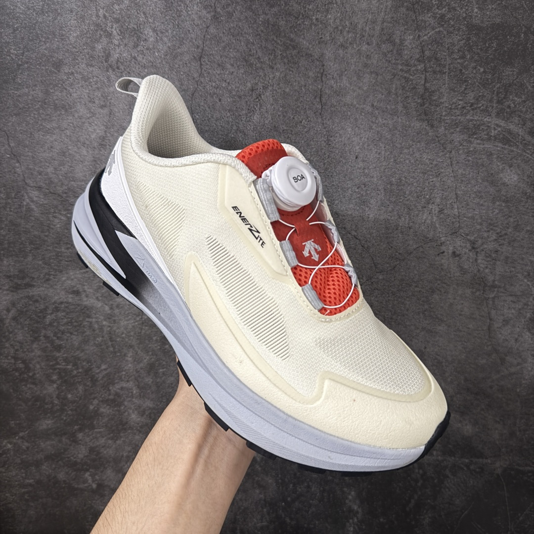 图片[3]-【公司级】DESCENTE BOA 迪桑特 运动慢跑鞋 大厂出品 非莞产顶级 透气针织鞋面搭配 BOA螺丝系带系统，带来舒适便捷的穿着体验！较厚的鞋底设计为跑步提供更好的缓震舒适性(前掌及后跟特别加高侧墙，提升侧向稳定效果)！ 尺码： 36-45含半码-莆田鞋