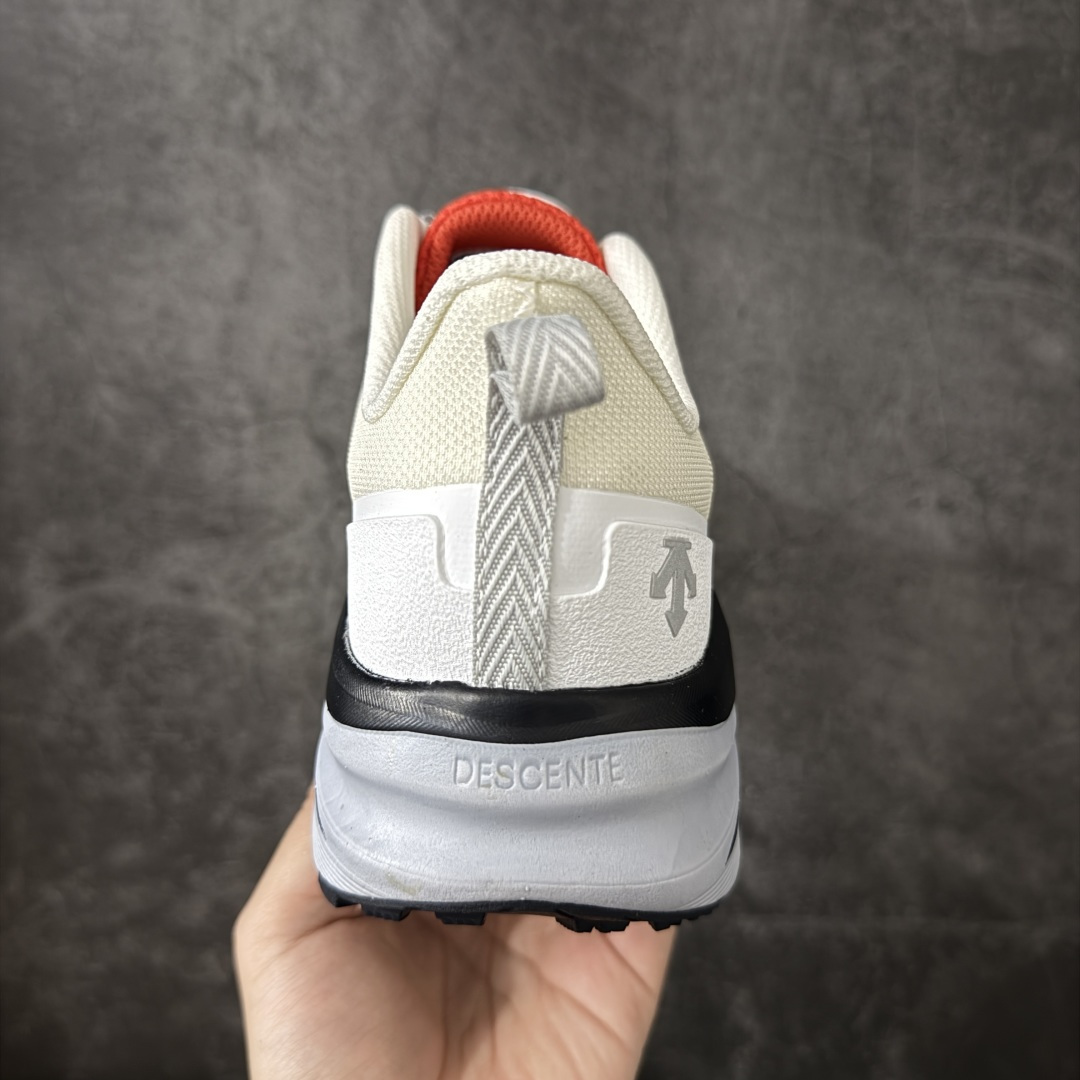 图片[4]-【公司级】DESCENTE BOA 迪桑特 运动慢跑鞋 大厂出品 非莞产顶级 透气针织鞋面搭配 BOA螺丝系带系统，带来舒适便捷的穿着体验！较厚的鞋底设计为跑步提供更好的缓震舒适性(前掌及后跟特别加高侧墙，提升侧向稳定效果)！ 尺码： 36-45含半码-莆田鞋