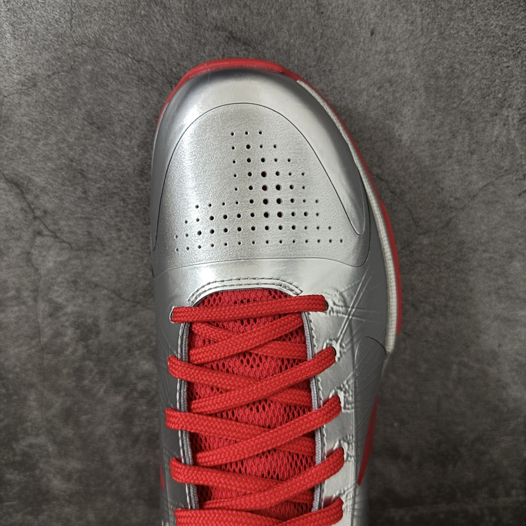 图片[5]-【Star版本】Caitlin Clark x NK Kobe 5 Protro S2纯原生产线出品 科比五代克拉克联名银红 IV2712-001 完美复刻公司货 前掌超大Zoom Turbo气垫 后掌EVA缓震 真正的原汁原味 还原ZP脚感 全身鞋材卡料色独家定制 唯一正确喷漆工艺Swoosh 正确凹凸蛇鳞工艺 正确鞋面渐变效果 内全置真动飞态线 独立原厂模具 最大尺码达到48.5码 首批不拼图大几率过验 亲测已过 支持各种高强度实战 无需担心 上脚价 补货周期极长 脚宽建议买大半码 科比系列前掌偏窄 不影响二次销售 支持七天无理由退换 尺码：40 40.5 41 42 42.5 43 44 44.5 45 45.5 46 47.5 48.5-莆田鞋