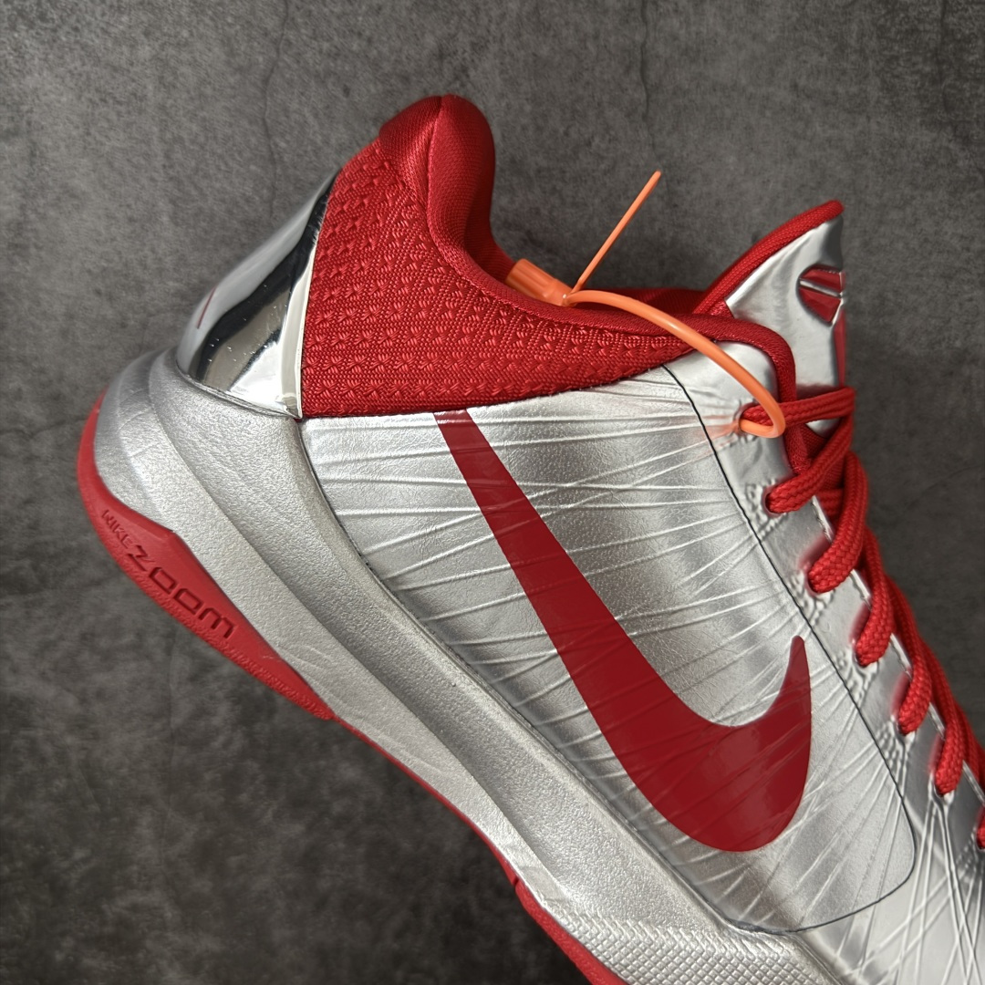 图片[7]-【Star版本】Caitlin Clark x NK Kobe 5 Protro S2纯原生产线出品 科比五代克拉克联名银红 IV2712-001 完美复刻公司货 前掌超大Zoom Turbo气垫 后掌EVA缓震 真正的原汁原味 还原ZP脚感 全身鞋材卡料色独家定制 唯一正确喷漆工艺Swoosh 正确凹凸蛇鳞工艺 正确鞋面渐变效果 内全置真动飞态线 独立原厂模具 最大尺码达到48.5码 首批不拼图大几率过验 亲测已过 支持各种高强度实战 无需担心 上脚价 补货周期极长 脚宽建议买大半码 科比系列前掌偏窄 不影响二次销售 支持七天无理由退换 尺码：40 40.5 41 42 42.5 43 44 44.5 45 45.5 46 47.5 48.5-莆田鞋