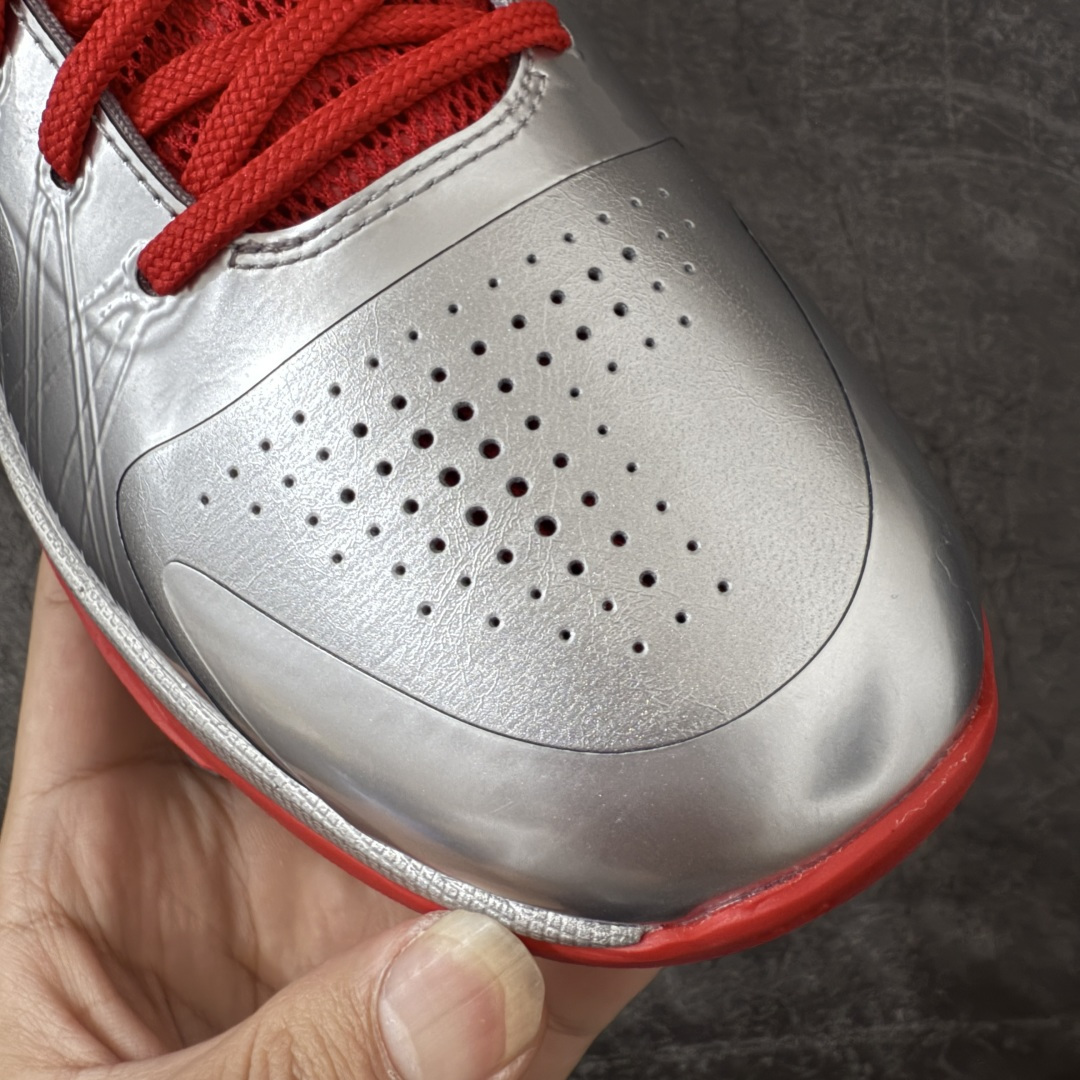 图片[6]-【Star版本】Caitlin Clark x NK Kobe 5 Protro S2纯原生产线出品 科比五代克拉克联名银红 IV2712-001 完美复刻公司货 前掌超大Zoom Turbo气垫 后掌EVA缓震 真正的原汁原味 还原ZP脚感 全身鞋材卡料色独家定制 唯一正确喷漆工艺Swoosh 正确凹凸蛇鳞工艺 正确鞋面渐变效果 内全置真动飞态线 独立原厂模具 最大尺码达到48.5码 首批不拼图大几率过验 亲测已过 支持各种高强度实战 无需担心 上脚价 补货周期极长 脚宽建议买大半码 科比系列前掌偏窄 不影响二次销售 支持七天无理由退换 尺码：40 40.5 41 42 42.5 43 44 44.5 45 45.5 46 47.5 48.5-莆田鞋