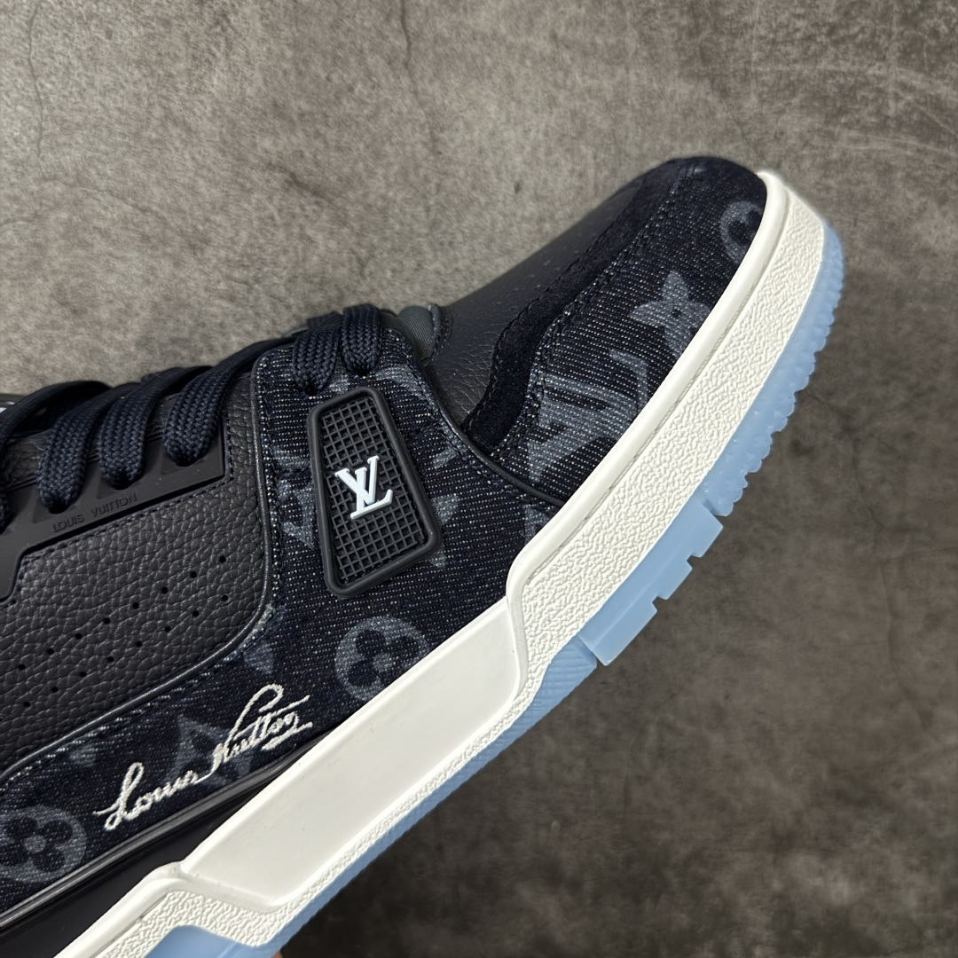图片[6]-【纯原DM礼盒版】LV Louis Vuitton Trainer 低帮休闲板鞋 代购级别 ZP级全套包装 原版购入历时近两个月开发打造！ 经典多拼色超好看 原版完美楦型 调试了两个月 鞋面独家订制压纹粒面小牛皮 大底TPU、模具费2w+ 质感媲美原版 垫脚聚米微料加透气英伦网布 细节原版一致 ❗️请注意区分市面通货材料 版型 包装配件 尺码： 38 39 40 41 42 43 44 45 46-莆田鞋