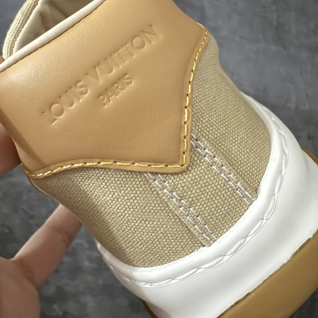 图片[2]-【专柜版/海淘代购】 LV 路易威登LOUIS VUITTON Tilted Low Sneakers 倾斜系列低帮复古休闲运动文化百搭板鞋 2026早春款板鞋 饼干鞋 市场最顶天花板 礼盒包装 正确细节 原鞋原材料1：1打造 完美版型做工 欢迎对比市场任何品质的货品 广东原产 升级原楦型开发纸版 包装说明书防尘布袋物件(附送官方快递加固牛皮纸外盒!!)#采用Monogram 丹宁布鞋面材质#鞋垫嵌入软脚感EVA物料#后跟耐弯折滴塑支撑片#全新开发TPR光泽组合隔色鞋底❗ 尺码：39 40 41 42 43 44 45 46-莆田鞋