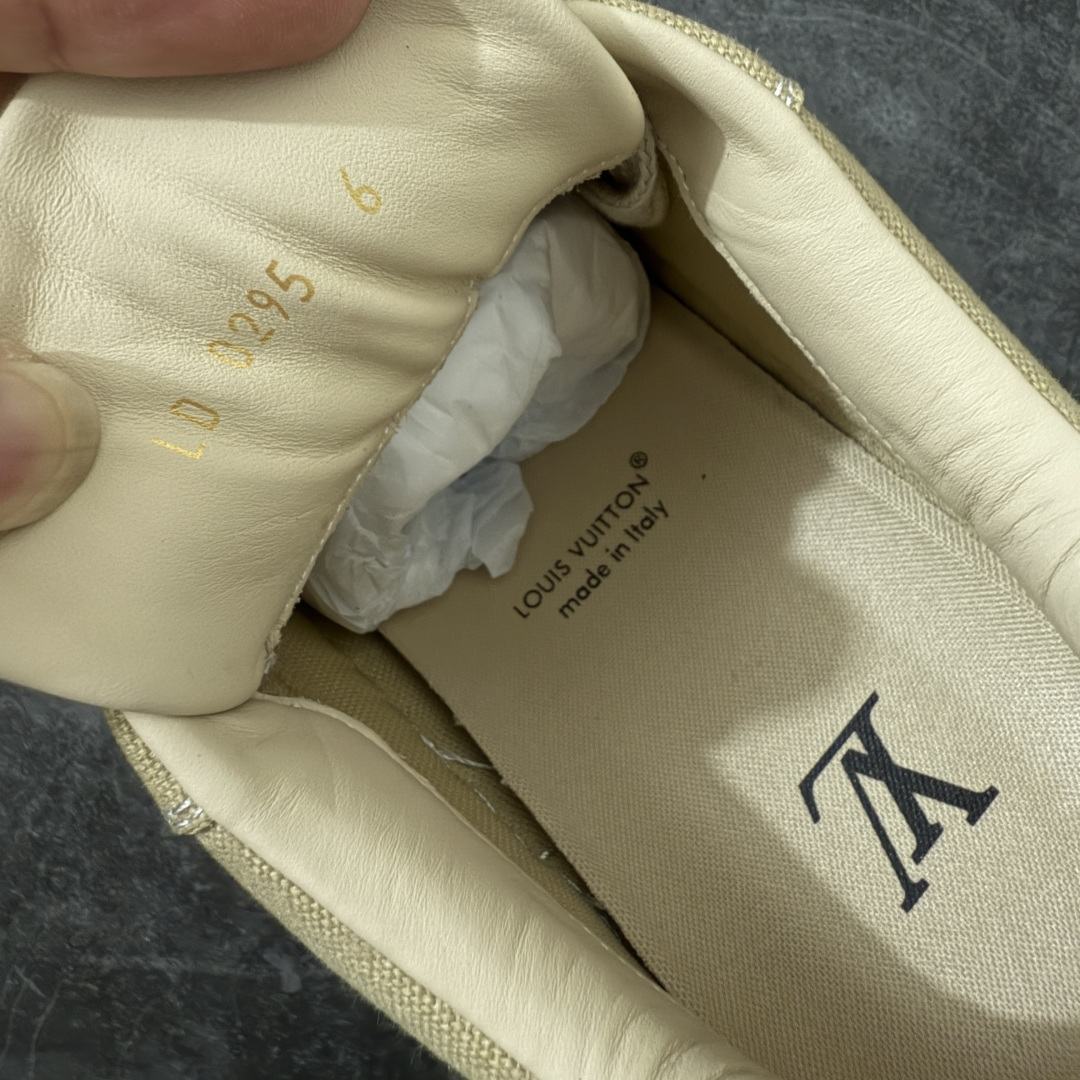 图片[7]-【专柜版/海淘代购】 LV 路易威登LOUIS VUITTON Tilted Low Sneakers 倾斜系列低帮复古休闲运动文化百搭板鞋 2026早春款板鞋 饼干鞋 市场最顶天花板 礼盒包装 正确细节 原鞋原材料1：1打造 完美版型做工 欢迎对比市场任何品质的货品 广东原产 升级原楦型开发纸版 包装说明书防尘布袋物件(附送官方快递加固牛皮纸外盒!!)#采用Monogram 丹宁布鞋面材质#鞋垫嵌入软脚感EVA物料#后跟耐弯折滴塑支撑片#全新开发TPR光泽组合隔色鞋底❗ 尺码：39 40 41 42 43 44 45 46-莆田鞋