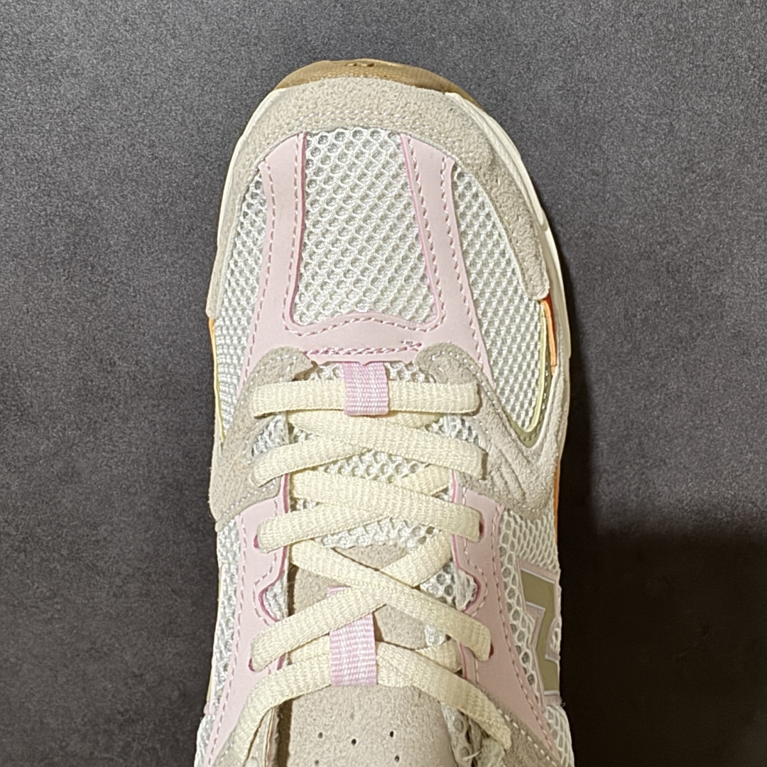 New Balance NB530 新百伦复古透气跑步鞋 以皮革为主的人气轮廓 以极具复古风范的跑鞋外观