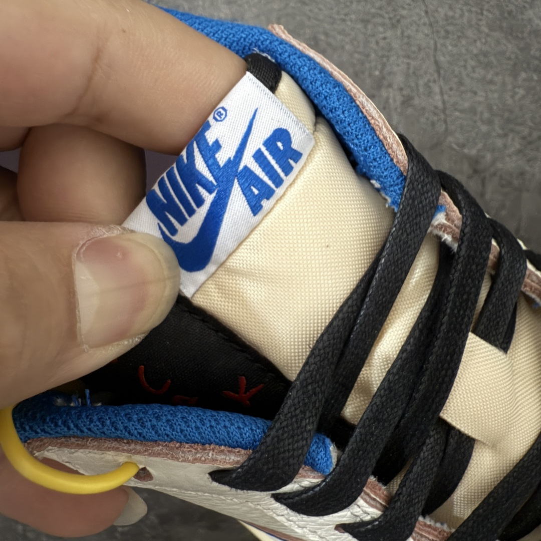 图片[6]-【GX2.0海外版】Travis Scott x Air Jordan AJ1 Low OG SP TS联名闪电倒钩低帮 DM7866-104 目前市面唯一正确版本 知名大厂出品 纯原第一梯队版本 产品品控稳定性领先行业 各方面均可对飙市面通货版 SZ原厂全套原楦原纸板冲刀磨具开发 原厂皮料加持 原厂港宝加持定型后跟R度完美 同源原厂电绣 鬼脸飞翼针数密度立体效果一致 百分百一致原鞋 原厂拉帮工艺 针距密度一致 后跟弧度收口自然不对折 极致一眼正品既视感 进口玻璃冲刀皮料裁剪零毛边 全鞋电脑针车工艺 品控清洁度最高QC检验标准 免检产品 原厂订购鞋盒、鞋标、防尘纸、鞋撑、鞋带 追求极致的原厂味道 尺码：36-48.5-莆田鞋