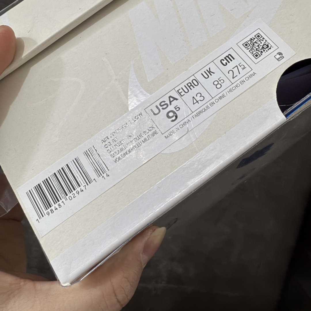 图片[12]-【GX2.0海外版】Travis Scott x Air Jordan AJ1 Low OG SP TS联名闪电倒钩低帮 DM7866-104 目前市面唯一正确版本 知名大厂出品 纯原第一梯队版本 产品品控稳定性领先行业 各方面均可对飙市面通货版 SZ原厂全套原楦原纸板冲刀磨具开发 原厂皮料加持 原厂港宝加持定型后跟R度完美 同源原厂电绣 鬼脸飞翼针数密度立体效果一致 百分百一致原鞋 原厂拉帮工艺 针距密度一致 后跟弧度收口自然不对折 极致一眼正品既视感 进口玻璃冲刀皮料裁剪零毛边 全鞋电脑针车工艺 品控清洁度最高QC检验标准 免检产品 原厂订购鞋盒、鞋标、防尘纸、鞋撑、鞋带 追求极致的原厂味道 尺码：36-48.5-莆田鞋