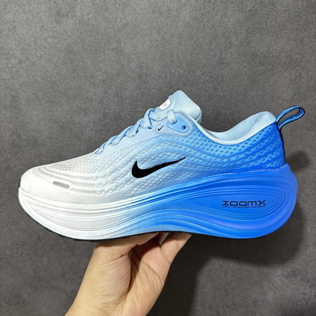 图片[2]-【公司级】Nike Vomero Plus 耐克 舒适减震防滑 低帮跑步鞋 全掌ReactX泡绵中底 前掌和后跟还配备了Air Zoom气垫单元 据说跑起来更快更舒适哦 这次最大的升级点 首次引入了ReactX泡绵 货号：IM2038-040 尺码：35 36 36.5 37.5 38 38.5 39 40 40.5 41 42 42.5 43 44 45 46 编码：FSB240250-选品中心