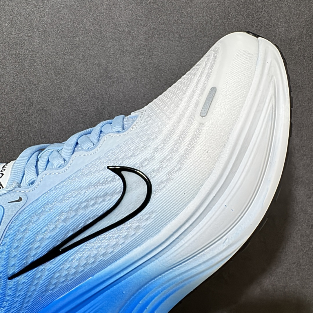 图片[8]-【公司级】Nike Vomero Plus 耐克 舒适减震防滑 低帮跑步鞋 全掌ReactX泡绵中底 前掌和后跟还配备了Air Zoom气垫单元 据说跑起来更快更舒适哦 这次最大的升级点 首次引入了ReactX泡绵 货号：IM2038-040 尺码：35 36 36.5 37.5 38 38.5 39 40 40.5 41 42 42.5 43 44 45 46 编码：FSB240250-选品中心