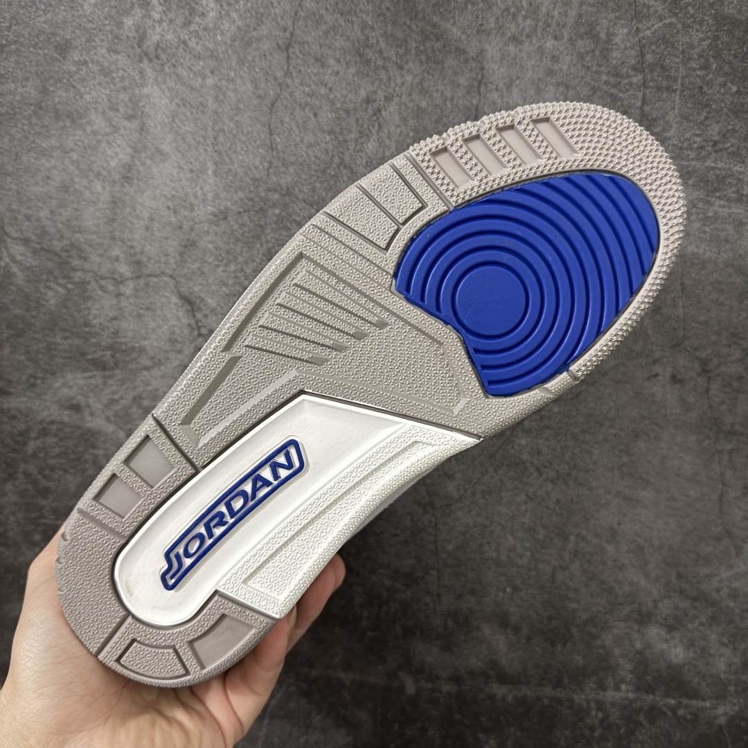 图片[9]-【纯原N版】Air Jordan Ultra Low \”Sail Gamma Grey\” 低帮 帆白蓝 乔丹篮球鞋系列 专业aj大厂出品 细节材料区别通货 清洁度到位 完美版型 鞋款大面积采用米白与奶油色为主调，营造出柔和且高级的视觉基底，辅以浅灰与淡卡其的过渡层次，让结构更显立体却不张扬。前掌标志性的经典大象爆裂纹则以偏暖的灰褐色呈现，更显低调细腻，与外底的浅棕色相呼应。后跟处半透明灰色气垫结构增加了一丝现代感，而鞋舌细节点缀的蓝色Jordan字样成为整双鞋中少有的跳色，为整体温和配色注入一抹恰到好处的活力。后跟处Jumpman Logo及Air以蓝色装扮，鞋头迷你Jumpxman Logo也辅以蓝色示人，最后以白黑双色中底搭配灰蓝色橡胶外底及Jordann字样完善整体设计收尾 货号：II3794-107 尺码：36 36.5 37.5 38 38.5 39 40 40.5 41 42 42.5 43 44 44.5 45-选品中心