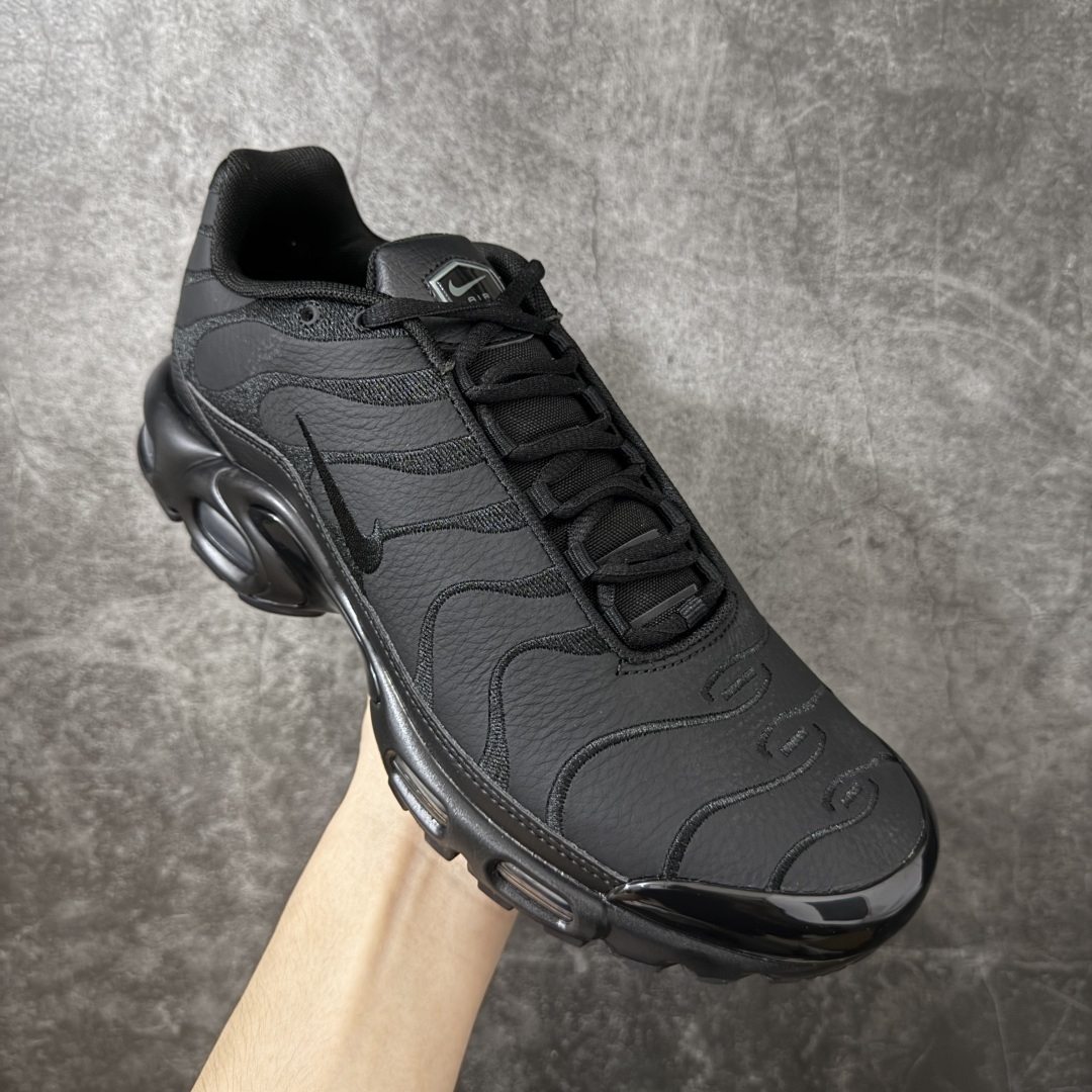 图片[3]-【Max纯原版】Nike Air Max Plus TN气垫系列跑鞋 全新一比一高端版本 真正的市场T1品质 更多配色陆续出货 真正的用心研发 一点一点抠出来的 品质 品控细节 随便闭眼对比市场任何版本 全套原纸板楦头开发 完美呈现版型 工艺流程均与原鞋保持一致 Turned Air 中底缓震技术 鞋面弧度与大底弧度一致 鞋头正确TPU材质 鞋面高频TPU材质1.0厚度 原鞋一致层次感 超越公司货的品控标准 多道QC质检 货号：AJ2029-001 尺码：36 36.5 37.5 38 38.5 39 40 40.5 41 42 42.5 43 44 44.5 45 46-莆田鞋
