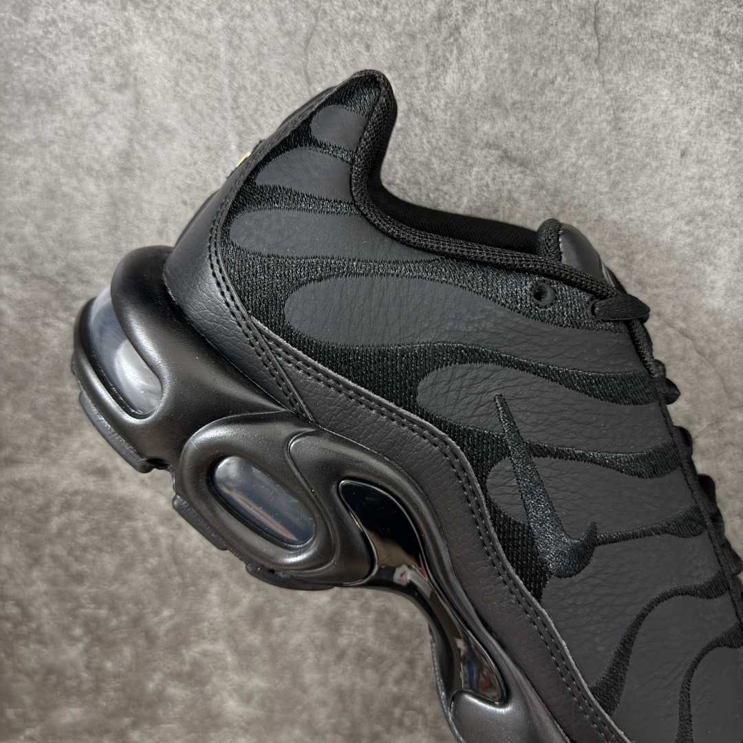 图片[7]-【Max纯原版】Nike Air Max Plus TN气垫系列跑鞋 全新一比一高端版本 真正的市场T1品质 更多配色陆续出货 真正的用心研发 一点一点抠出来的 品质 品控细节 随便闭眼对比市场任何版本 全套原纸板楦头开发 完美呈现版型 工艺流程均与原鞋保持一致 Turned Air 中底缓震技术 鞋面弧度与大底弧度一致 鞋头正确TPU材质 鞋面高频TPU材质1.0厚度 原鞋一致层次感 超越公司货的品控标准 多道QC质检 货号：AJ2029-001 尺码：36 36.5 37.5 38 38.5 39 40 40.5 41 42 42.5 43 44 44.5 45 46-莆田鞋
