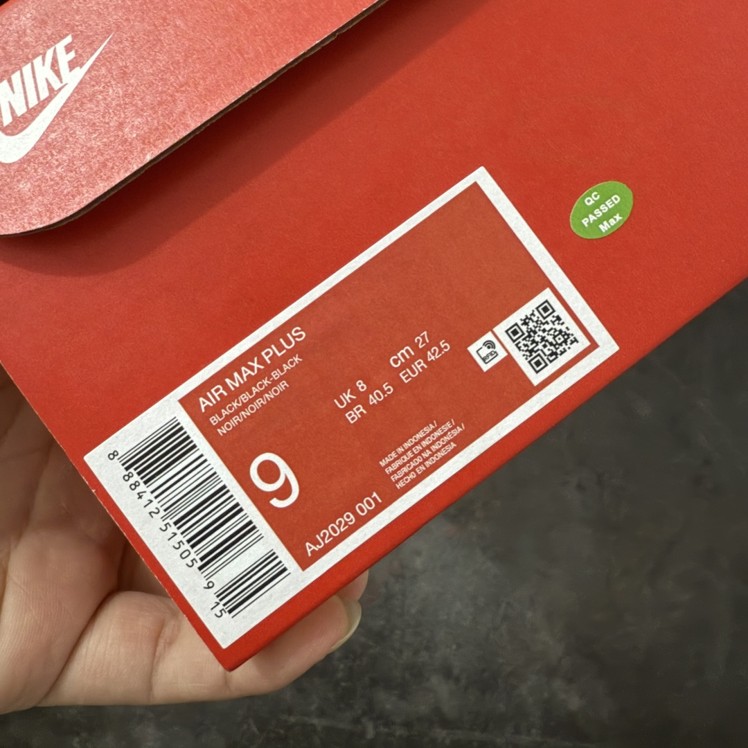 图片[10]-【Max纯原版】Nike Air Max Plus TN气垫系列跑鞋 全新一比一高端版本 真正的市场T1品质 更多配色陆续出货 真正的用心研发 一点一点抠出来的 品质 品控细节 随便闭眼对比市场任何版本 全套原纸板楦头开发 完美呈现版型 工艺流程均与原鞋保持一致 Turned Air 中底缓震技术 鞋面弧度与大底弧度一致 鞋头正确TPU材质 鞋面高频TPU材质1.0厚度 原鞋一致层次感 超越公司货的品控标准 多道QC质检 货号：AJ2029-001 尺码：36 36.5 37.5 38 38.5 39 40 40.5 41 42 42.5 43 44 44.5 45 46-莆田鞋