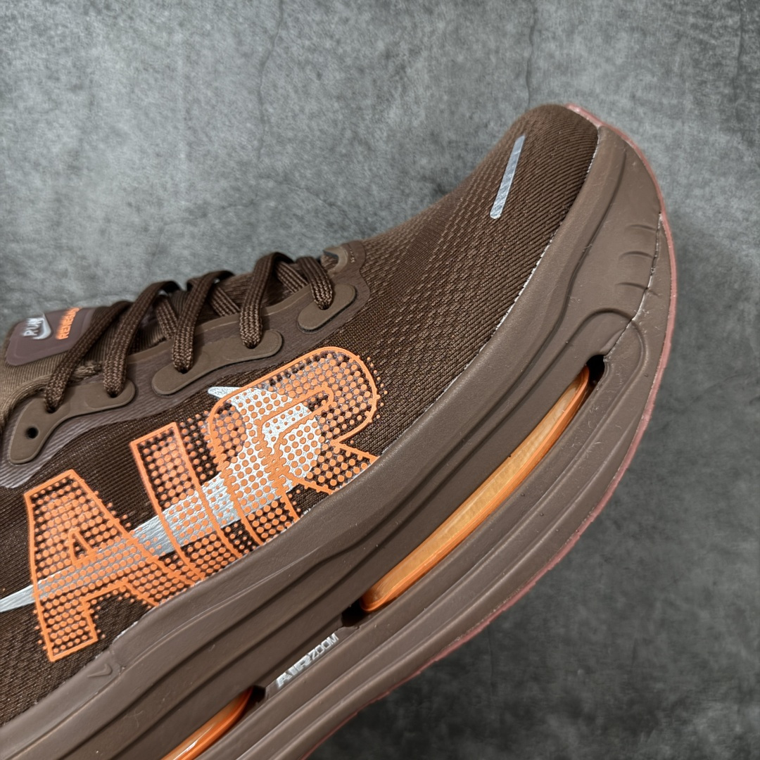 图片[6]-【公司级】Nike VOMERO PREMIUM 耐克 舒适减震防滑 低帮跑步鞋 全掌ReactX泡绵中底 前掌和后跟还配备了Air Zoom气垫单元 据说跑起来更快更舒适哦 这次最大的升级点 首次引入了ReactX泡绵 货号：IQ7314-200 尺码：36 36.5 37.5 38 38.5 39 40 40.5 41 42 42.5 43 44 45 46-莆田鞋