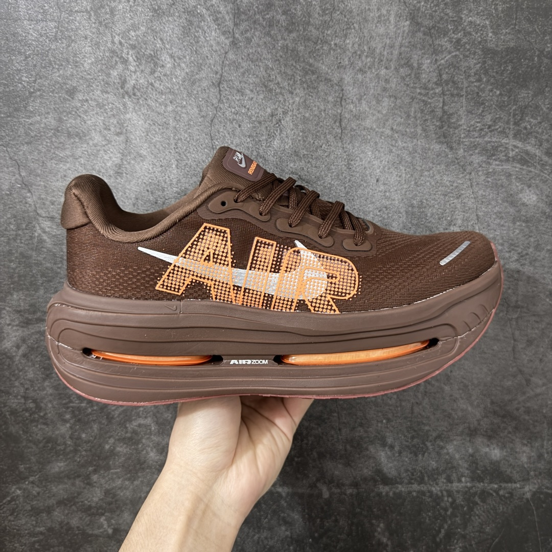 【公司级】Nike VOMERO PREMIUM 耐克 舒适减震防滑 低帮跑步鞋 全掌ReactX泡绵中底 前掌和后跟还配备了Air Zoom气垫单元 据说跑起来更快更舒适哦 这次最大的升级点 首次引入了ReactX泡绵 货号：IQ7314-200 尺码：36 36.5 37.5 38 38.5 39 40 40.5 41 42 42.5 43 44 45 46-选品中心