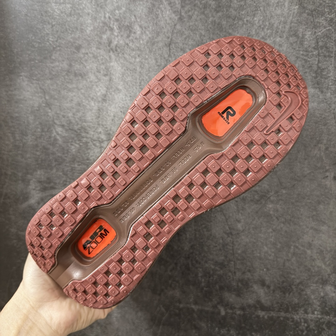 图片[9]-【公司级】Nike VOMERO PREMIUM 耐克 舒适减震防滑 低帮跑步鞋 全掌ReactX泡绵中底 前掌和后跟还配备了Air Zoom气垫单元 据说跑起来更快更舒适哦 这次最大的升级点 首次引入了ReactX泡绵 货号：IQ7314-200 尺码：36 36.5 37.5 38 38.5 39 40 40.5 41 42 42.5 43 44 45 46-莆田鞋