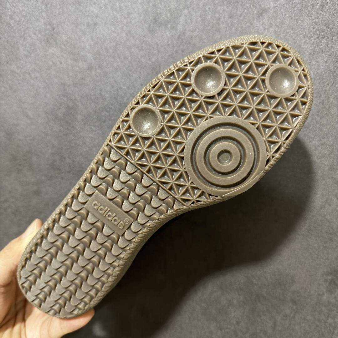 Adidas Samba Jane 阿迪达斯 玛丽珍懒人一脚蹬采用皮革材质的设计融合了经典与现代元素它采