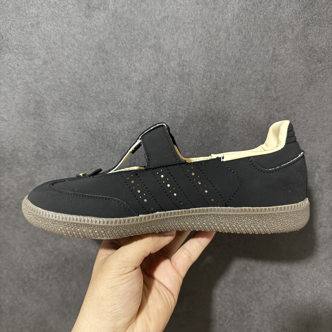 Adidas Samba Jane 阿迪达斯 玛丽珍懒人一脚蹬采用皮革材质的设计融合了经典与现代元素它采
