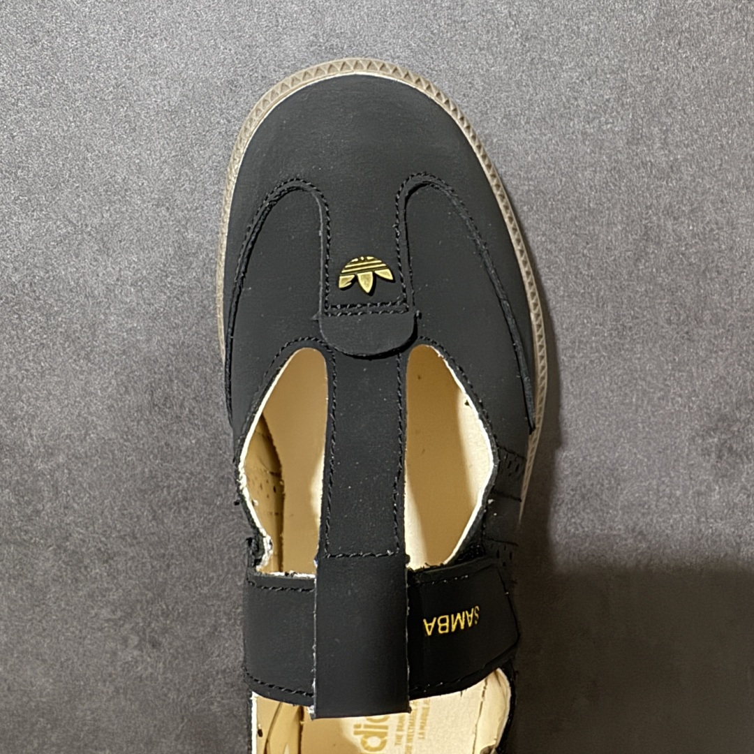 Adidas Samba Jane 阿迪达斯 玛丽珍懒人一脚蹬采用皮革材质的设计融合了经典与现代元素它采