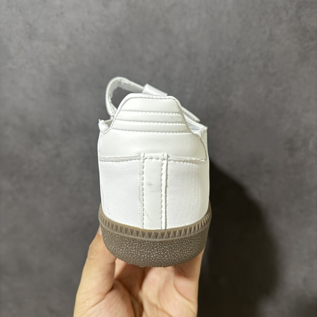 Adidas Samba Jane 阿迪达斯 玛丽珍懒人一脚蹬采用皮革材质的设计融合了经典与现代元素它采