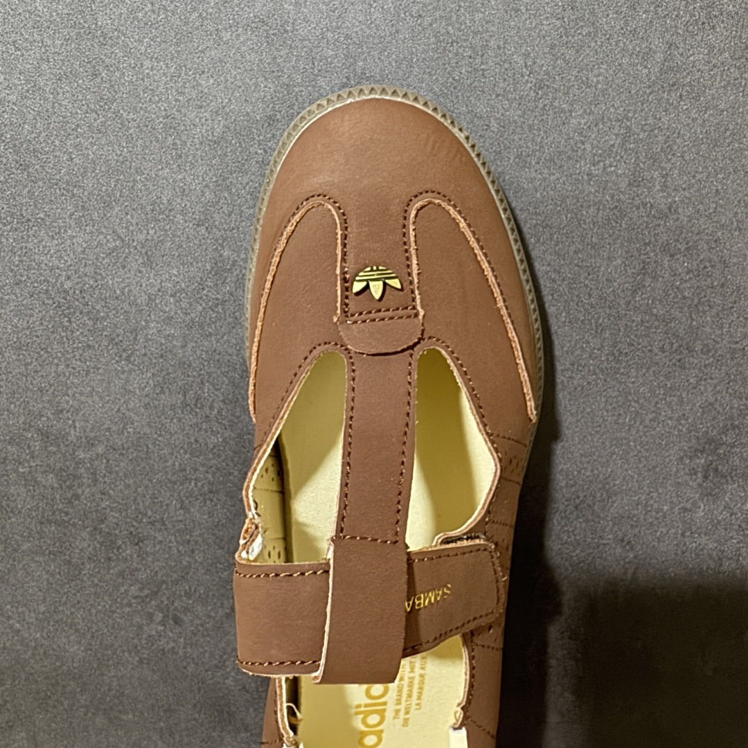 Adidas Samba Jane 阿迪达斯 玛丽珍懒人一脚蹬采用皮革材质的设计融合了经典与现代元素它采