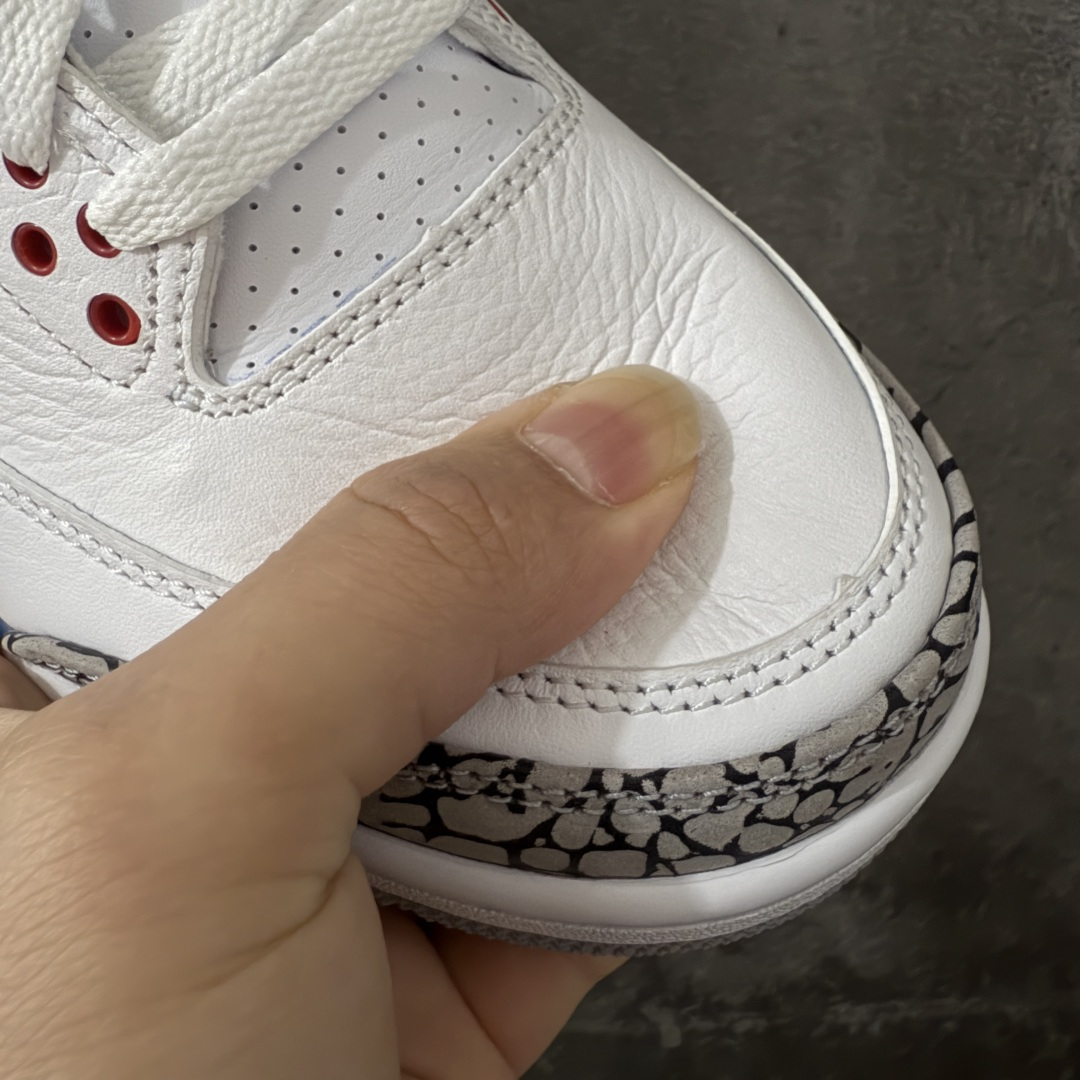 图片[5]-【GX/美版绿x】Air Jordan 3 OG Retro 2025版aj3真蓝 白蓝 出货 货号：IF4396-104 圈内最强三代系列 匠心打造 开发时长超过半年 目前可过各类鉴定或无法鉴定 裸鞋随便操作 全套原纸板楦头开发 原厂大底磨具加持立体防滑纹理 原装可视Air Sole气垫 原汁原味最完美的三代版型 唯一正确鞋头趴度弧度高度鞋身腰线 原厂TPU后跟饰片 正确内里反口里网布 皮料菱角分明不变形无多余毛边 广东原厂zp同批次手工大底描漆拉丝 市场唯一原厂鞋扣模具 原厂织唛标 原厂飞人电绣工艺 尾指中部跳三针 独家绑鞋带手法 印刷中底布 四线拉帮 米色美纹纸贴合固定 进口港宝加持 后跟自然饱满 全鞋荧光划线卡点 追求极致完美 每一双都是工艺品 多重QC质检 超越公司货的品控标准 实实在在的免检产品 尺码：40 40.5 41 42 42.5 43 44 44.5 45 45.5 46 47.5 48.5-选品中心