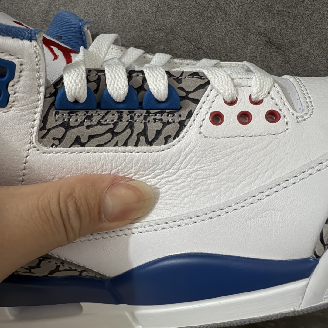 图片[4]-【GX/美版绿x】Air Jordan 3 OG Retro 2025版aj3真蓝 白蓝 出货 货号：IF4396-104 圈内最强三代系列 匠心打造 开发时长超过半年 目前可过各类鉴定或无法鉴定 裸鞋随便操作 全套原纸板楦头开发 原厂大底磨具加持立体防滑纹理 原装可视Air Sole气垫 原汁原味最完美的三代版型 唯一正确鞋头趴度弧度高度鞋身腰线 原厂TPU后跟饰片 正确内里反口里网布 皮料菱角分明不变形无多余毛边 广东原厂zp同批次手工大底描漆拉丝 市场唯一原厂鞋扣模具 原厂织唛标 原厂飞人电绣工艺 尾指中部跳三针 独家绑鞋带手法 印刷中底布 四线拉帮 米色美纹纸贴合固定 进口港宝加持 后跟自然饱满 全鞋荧光划线卡点 追求极致完美 每一双都是工艺品 多重QC质检 超越公司货的品控标准 实实在在的免检产品 尺码：40 40.5 41 42 42.5 43 44 44.5 45 45.5 46 47.5 48.5-选品中心