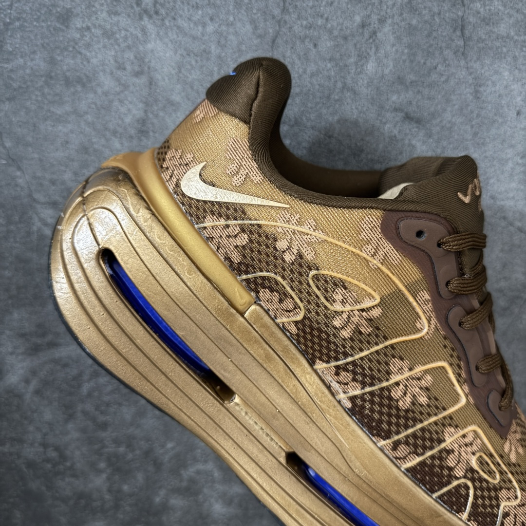 Nike VOMERO PREMIUM 耐克 舒适减震防滑 低帮跑步鞋全掌ReactX泡绵中底 前掌和后