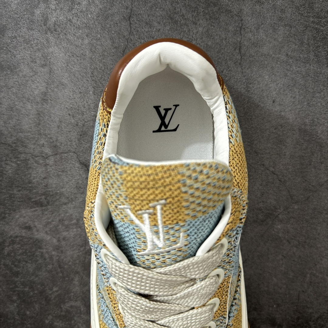 图片[8]-【YS纯原】广奢高端货LOUIS VUITTON Tilted 饼干鞋系列｜2026 早春全新上架 黄棕牛皮革 LV 路易威登 Tilted Low Sneakers 倾斜系列低帮复古休闲运动板鞋 男鞋｜广东原产｜市售顶级版本 ✦ 升级原楦型开发纸版，鞋型更立体更正 ✦ Monogram 丹宁布鞋面，质感高级耐看 ✦ 鞋垫嵌入EVA软脚感物料，回弹舒适 ✦ 后跟耐弯折滴塑支撑片，稳定不塌 ✦ 全新开发TPR光泽组合隔色鞋底 ✦ LV组合 TPU 生胶底结构，行走稳、耐磨强 ✦ 原版购入开发 ✦ 厚实抽屉式礼品鞋盒 ✦ 原装包装说明书＋防尘布袋 ✦ 附送官方快递加固牛皮纸外盒 法国巴黎百年奢侈品牌 LOUIS VUITTON 路易威登 尺码：39-45-莆田鞋